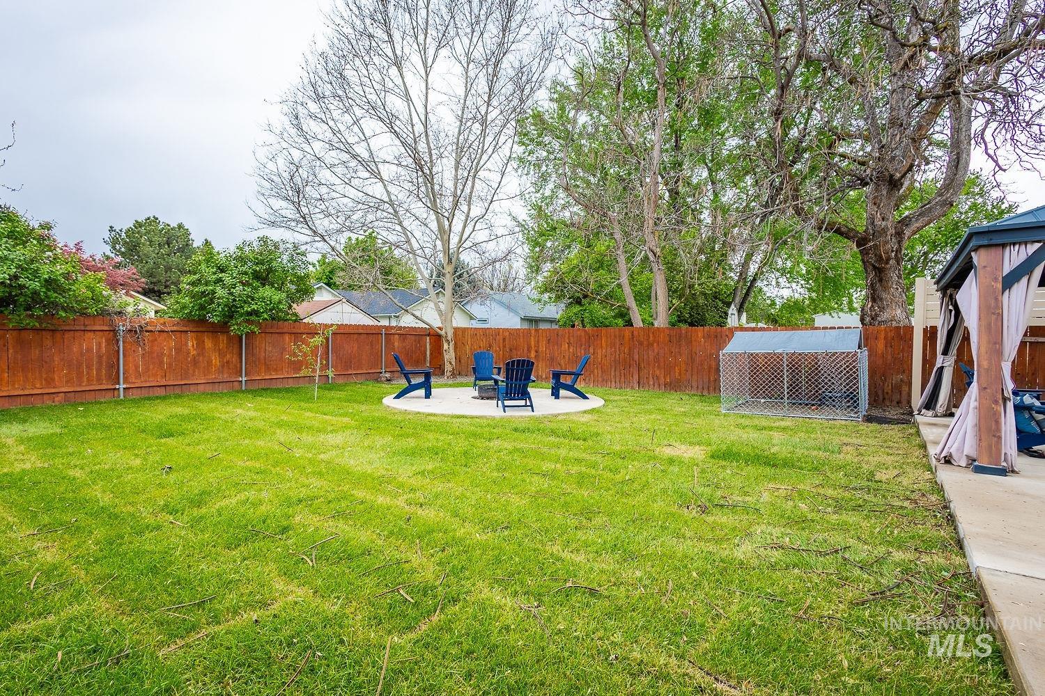 9095 W Dalton Place, Boise, Idaho 83704, 4 Bedrooms, 2.5 Bathrooms, Residential For Sale, Price $579,900,MLS 98983444