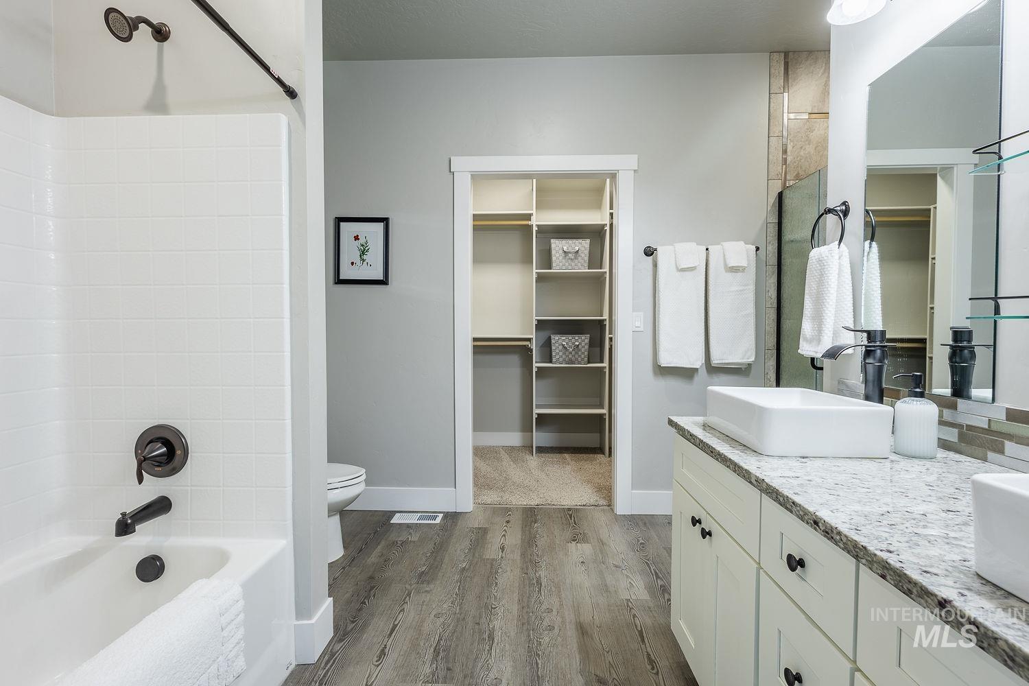 2380 Vista Ave., Payette, Idaho 83661, 3 Bedrooms, 2 Bathrooms, Residential For Sale, Price $429,900,MLS 98983445