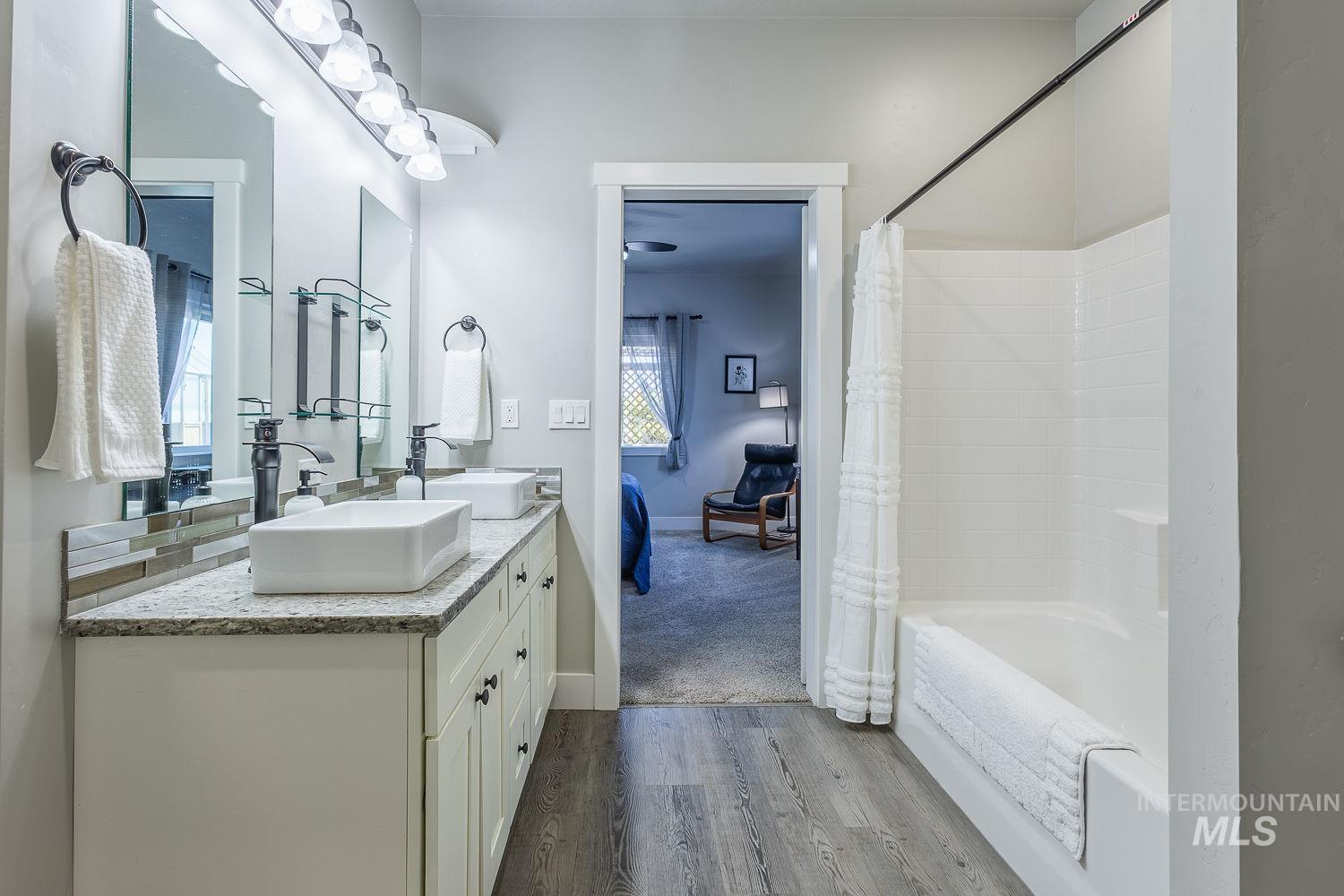 2380 Vista Ave., Payette, Idaho 83661, 3 Bedrooms, 2 Bathrooms, Residential For Sale, Price $429,900,MLS 98983445