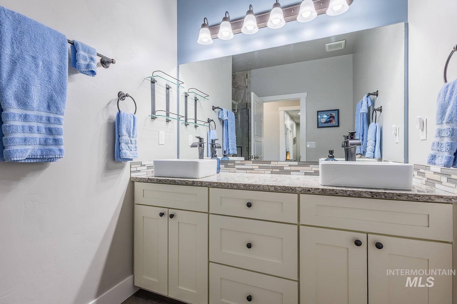 2380 Vista Ave., Payette, Idaho 83661, 3 Bedrooms, 2 Bathrooms, Residential For Sale, Price $429,900,MLS 98983445