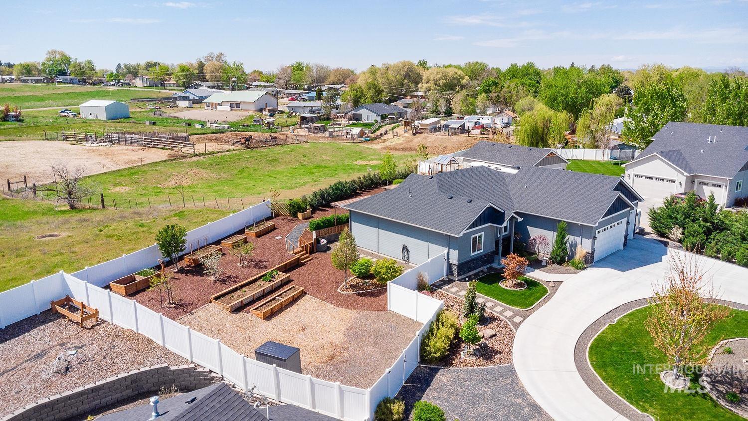 2380 Vista Ave., Payette, Idaho 83661, 3 Bedrooms, 2 Bathrooms, Residential For Sale, Price $429,900,MLS 98983445