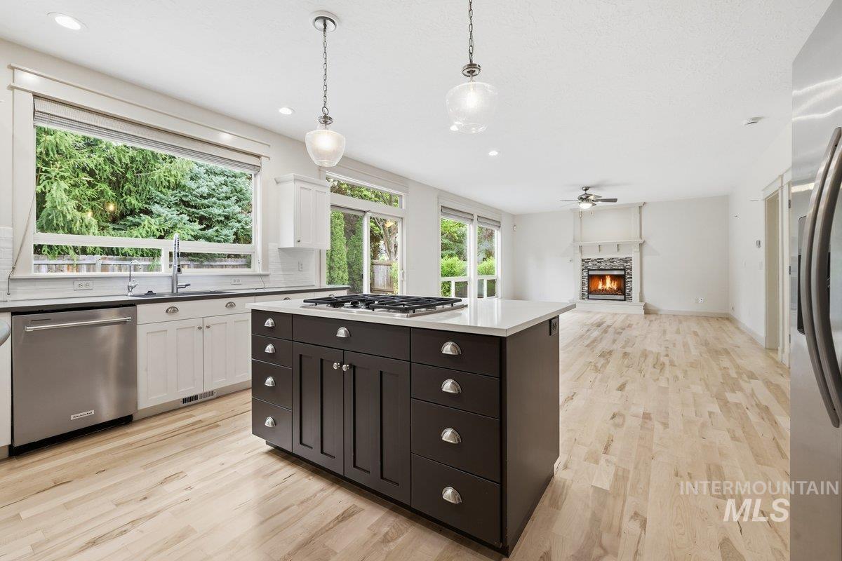 918 N Caledonia Place, Eagle, Idaho 83616, 4 Bedrooms, 2.5 Bathrooms, Residential For Sale, Price $879,900, 98983447