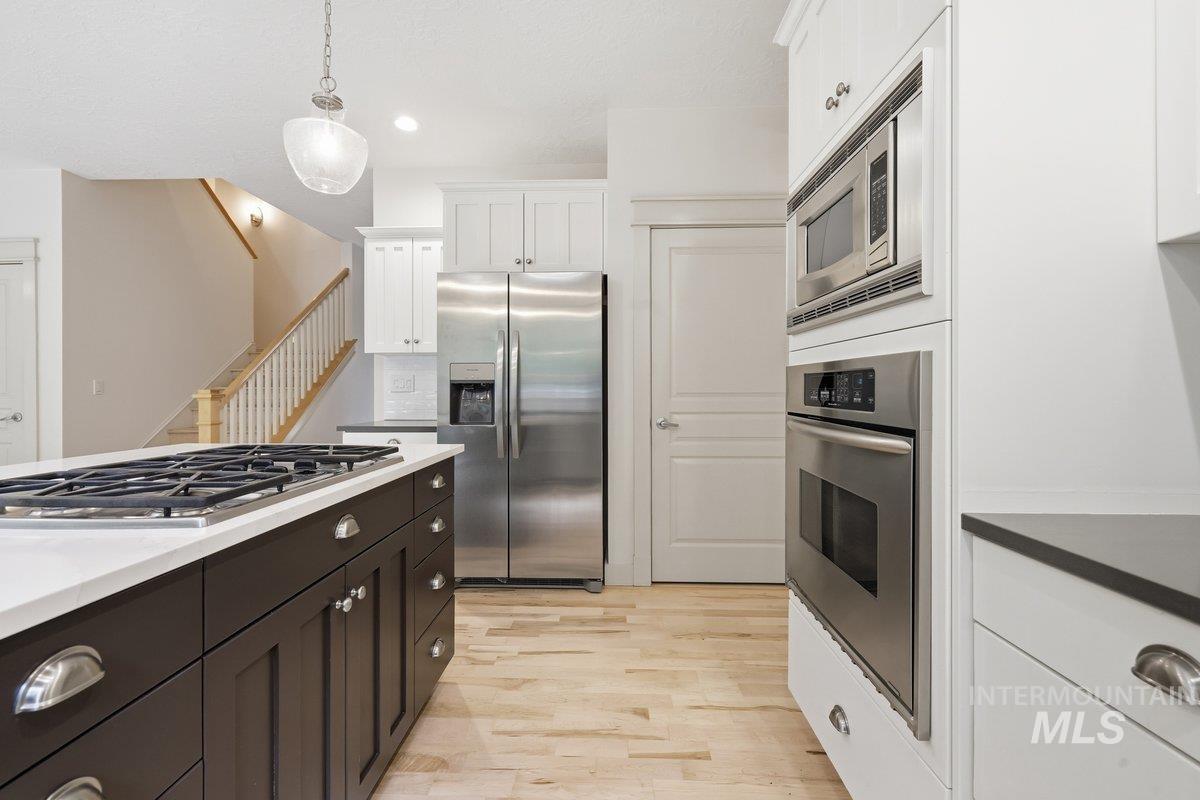 918 N Caledonia Place, Eagle, Idaho 83616, 4 Bedrooms, 2.5 Bathrooms, Residential For Sale, Price $879,900, 98983447