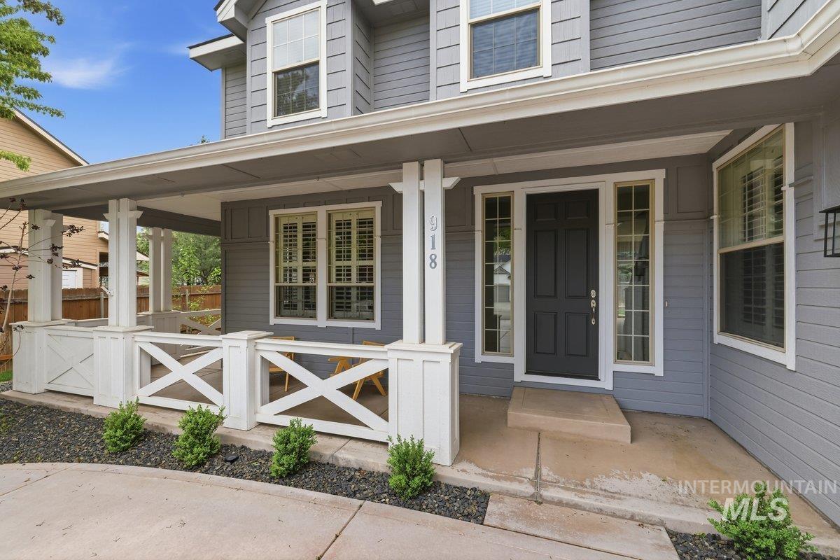 918 N Caledonia Place, Eagle, Idaho 83616, 4 Bedrooms, 2.5 Bathrooms, Residential For Sale, Price $879,900, 98983447