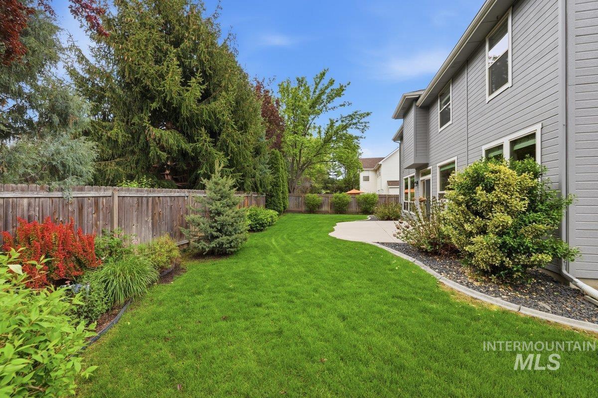 918 N Caledonia Place, Eagle, Idaho 83616, 4 Bedrooms, 2.5 Bathrooms, Residential For Sale, Price $879,900, 98983447