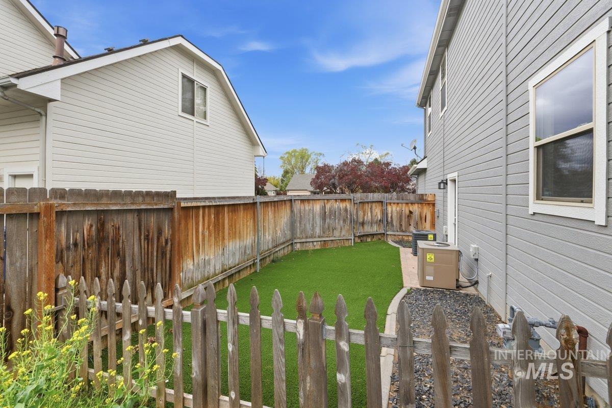 918 N Caledonia Place, Eagle, Idaho 83616, 4 Bedrooms, 2.5 Bathrooms, Residential For Sale, Price $879,900, 98983447