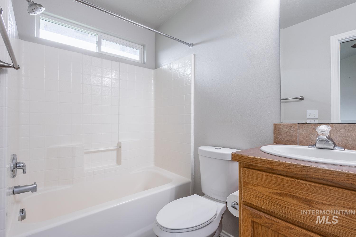 3465 S Payette River, Nampa, Idaho 83686, 3 Bedrooms, 2 Bathrooms, Residential For Sale, Price $385,500,MLS 98983450