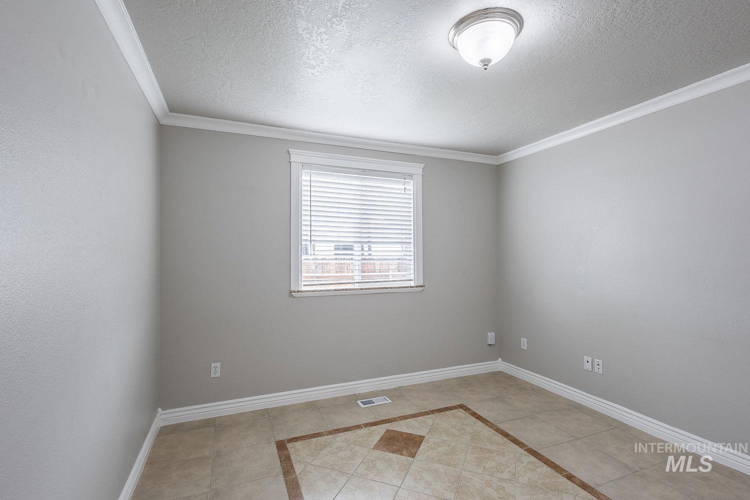 3465 S Payette River, Nampa, Idaho 83686, 3 Bedrooms, 2 Bathrooms, Residential For Sale, Price $385,500,MLS 98983450