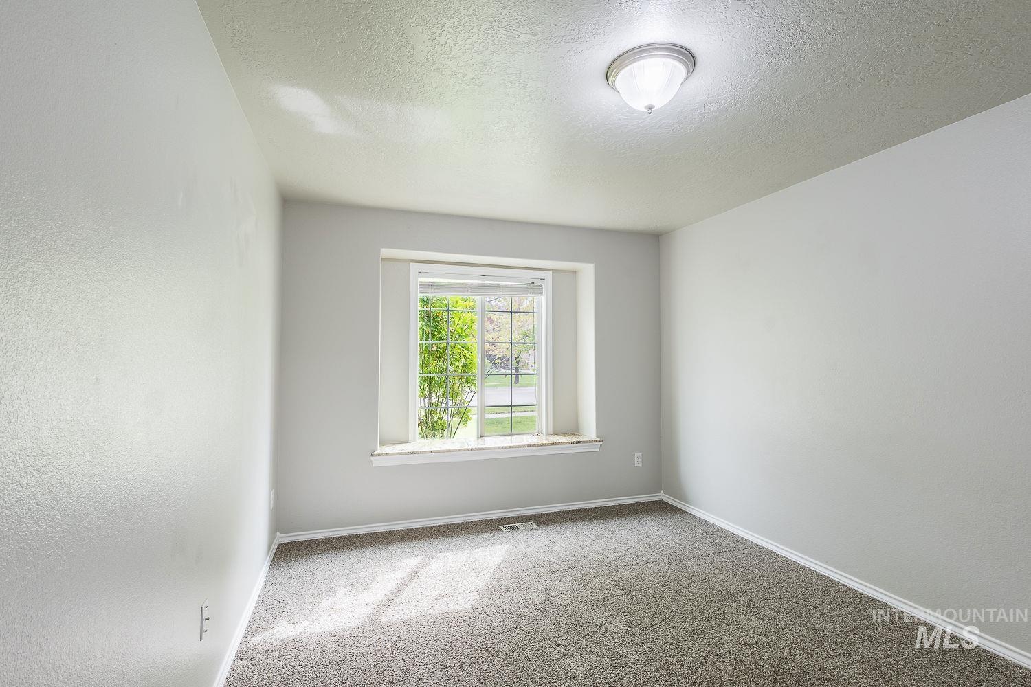 3465 S Payette River, Nampa, Idaho 83686, 3 Bedrooms, 2 Bathrooms, Residential For Sale, Price $385,500,MLS 98983450