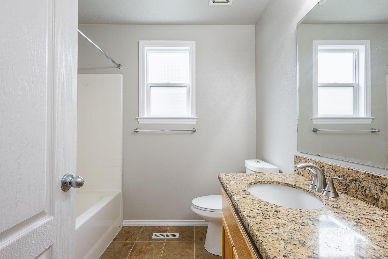 3465 S Payette River, Nampa, Idaho 83686, 3 Bedrooms, 2 Bathrooms, Residential For Sale, Price $385,500,MLS 98983450