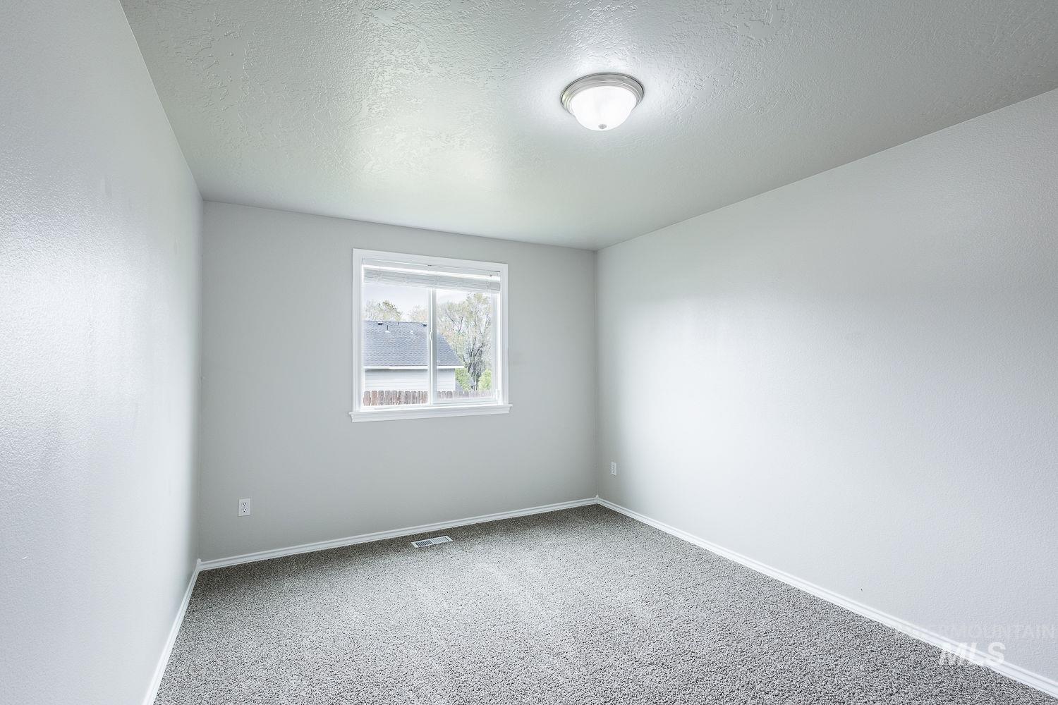 3465 S Payette River, Nampa, Idaho 83686, 3 Bedrooms, 2 Bathrooms, Residential For Sale, Price $385,500,MLS 98983450