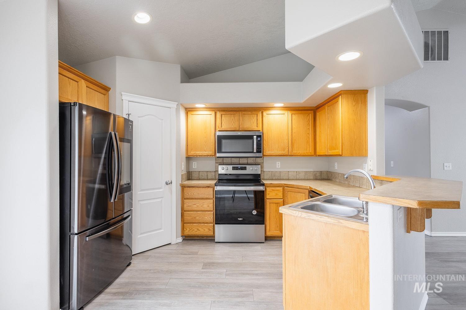 3465 S Payette River, Nampa, Idaho 83686, 3 Bedrooms, 2 Bathrooms, Residential For Sale, Price $385,500,MLS 98983450