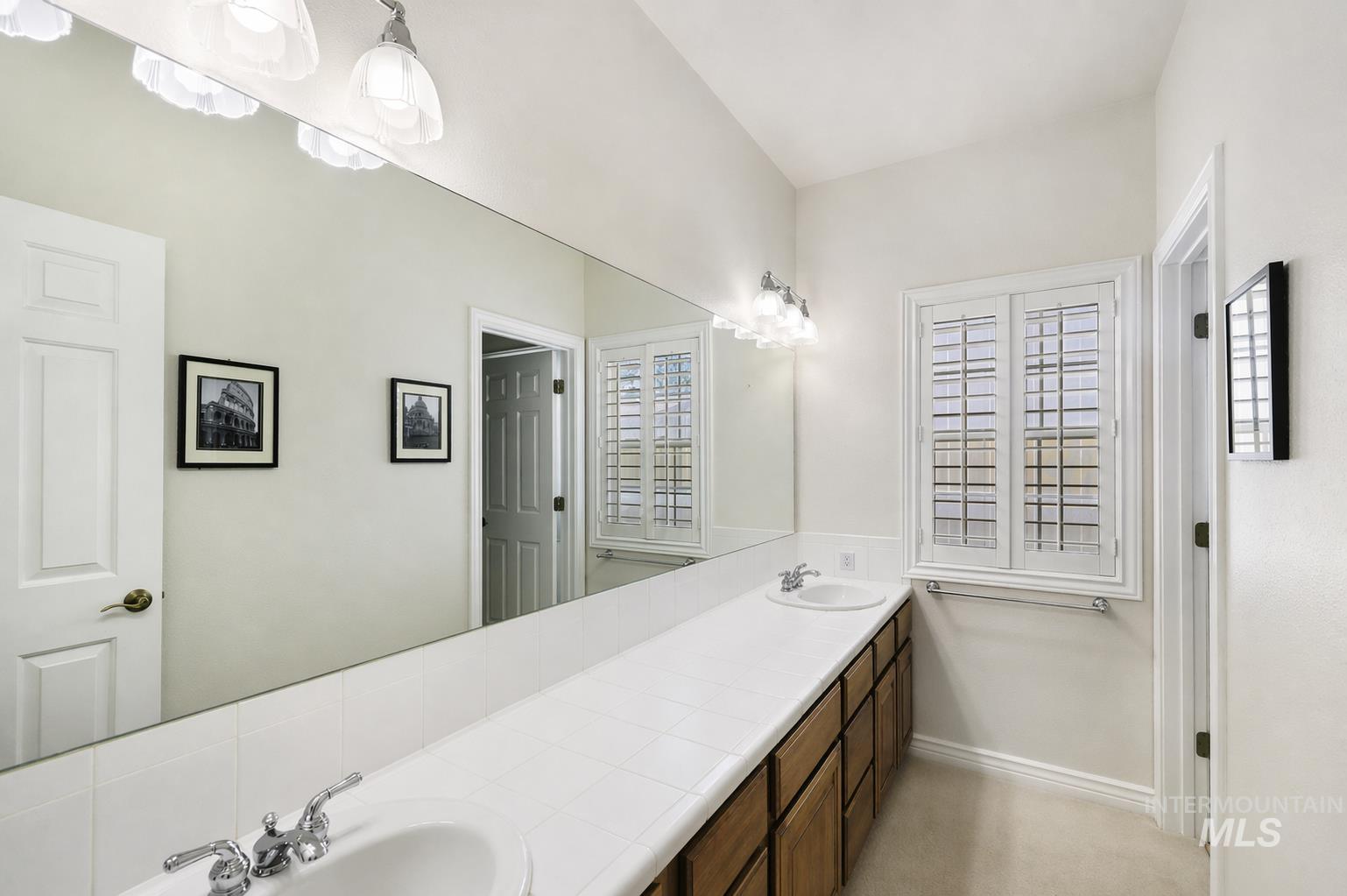 2506 E 3707 N, Twin Falls, Idaho 83301, 3 Bedrooms, 3 Bathrooms, Residential For Sale, Price $639,900,MLS 98983451