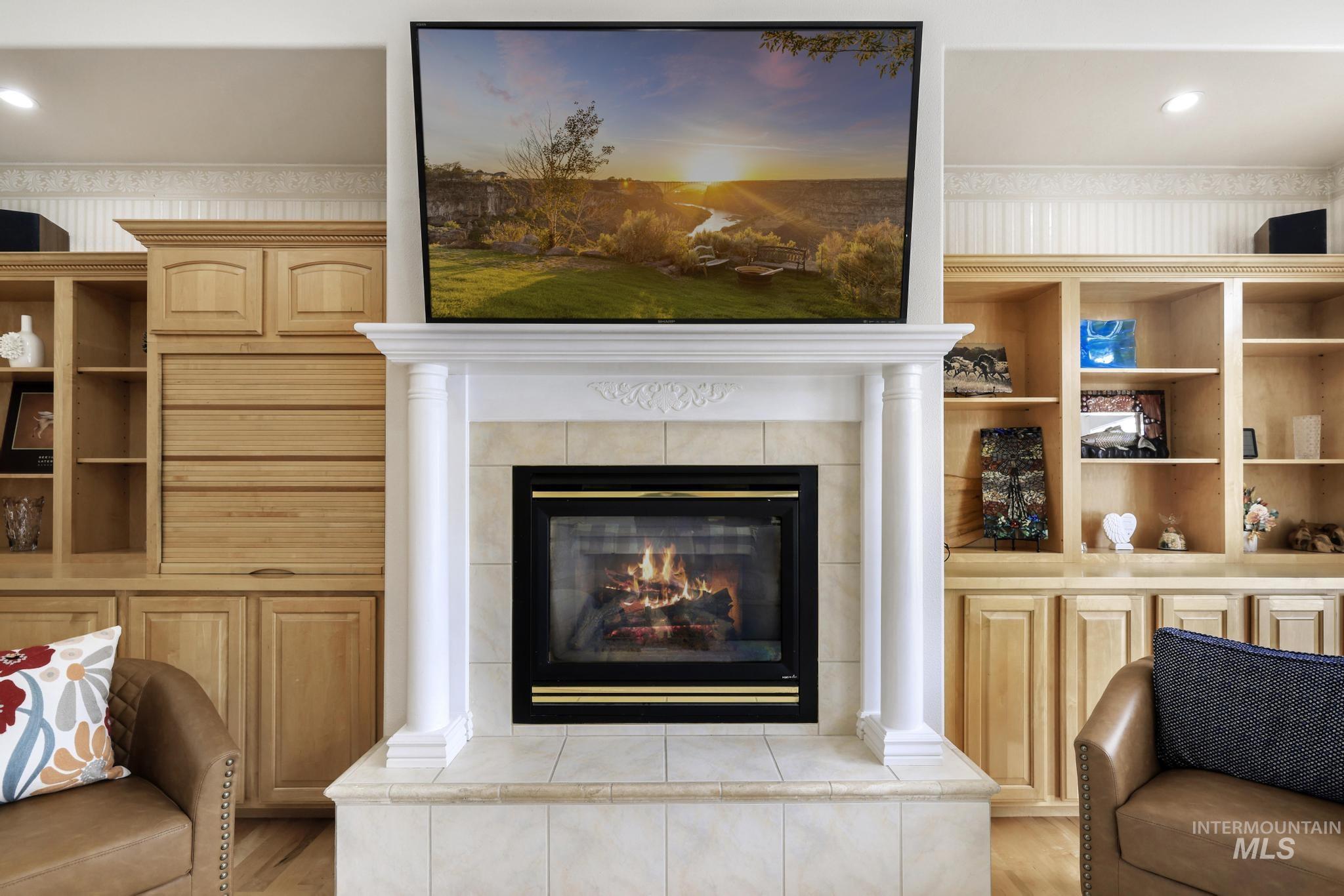 2506 E 3707 N, Twin Falls, Idaho 83301, 3 Bedrooms, 3 Bathrooms, Residential For Sale, Price $639,900,MLS 98983451