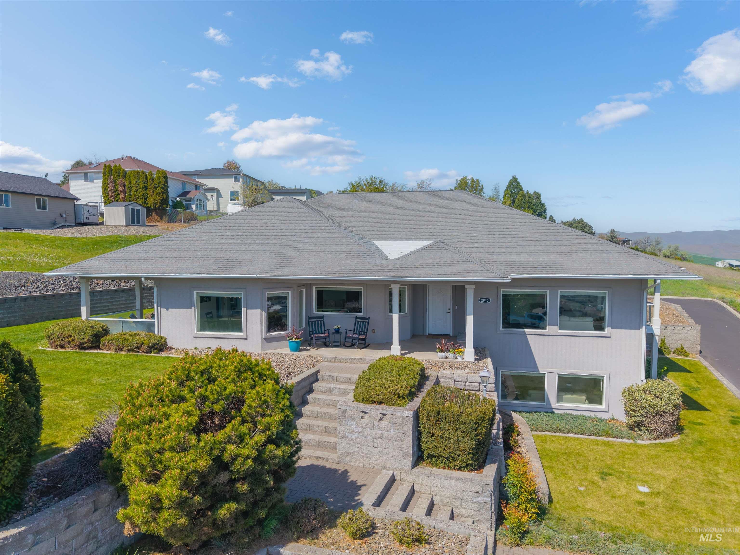 2940 Dove Place, Clarkston, Washington 99403, 3 Bedrooms, 4 Bathrooms, Residential For Sale, Price $899,999, 98983452