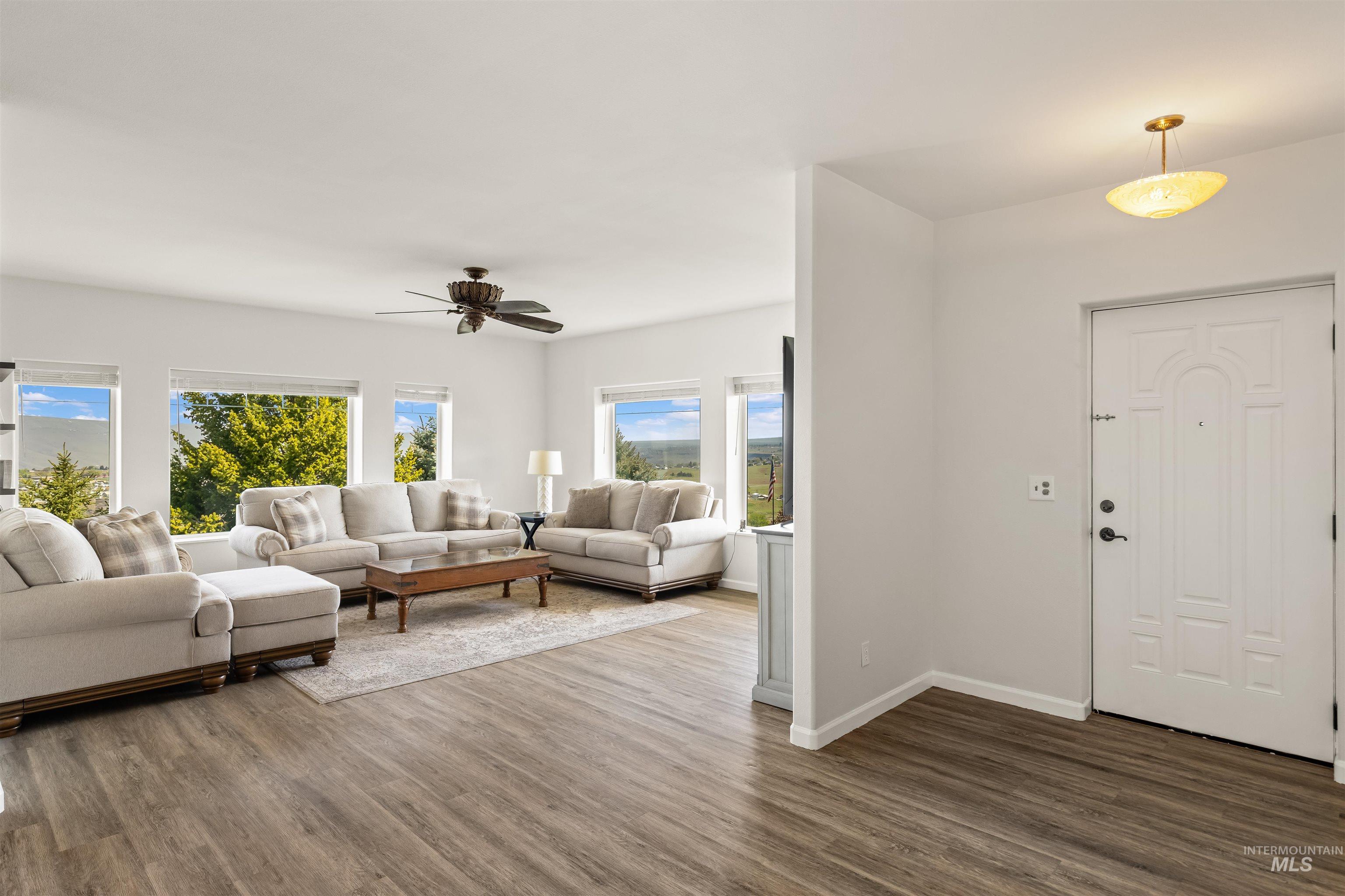 2940 Dove Place, Clarkston, Washington 99403, 3 Bedrooms, 4 Bathrooms, Residential For Sale, Price $899,999, 98983452