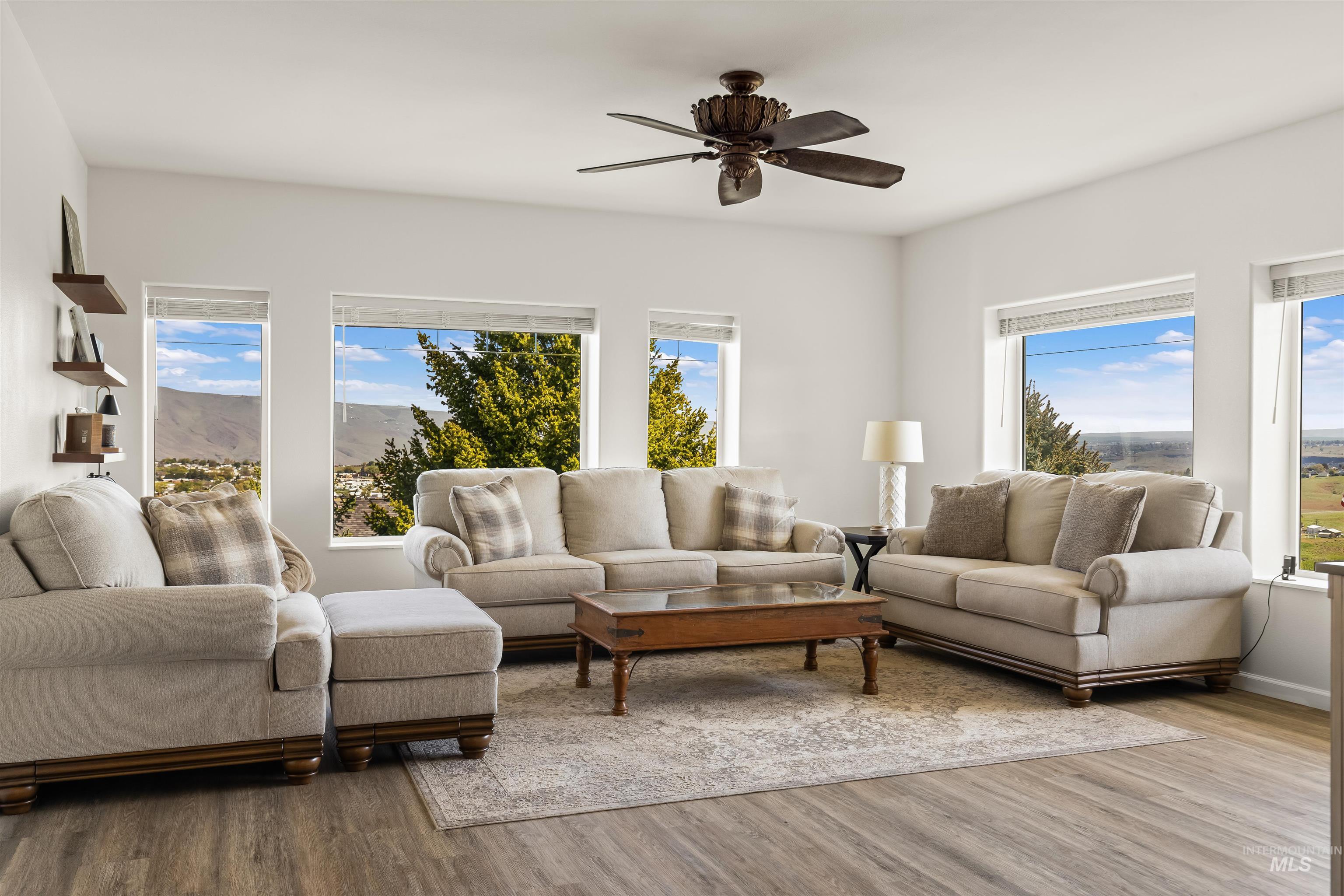 2940 Dove Place, Clarkston, Washington 99403, 3 Bedrooms, 4 Bathrooms, Residential For Sale, Price $899,999, 98983452