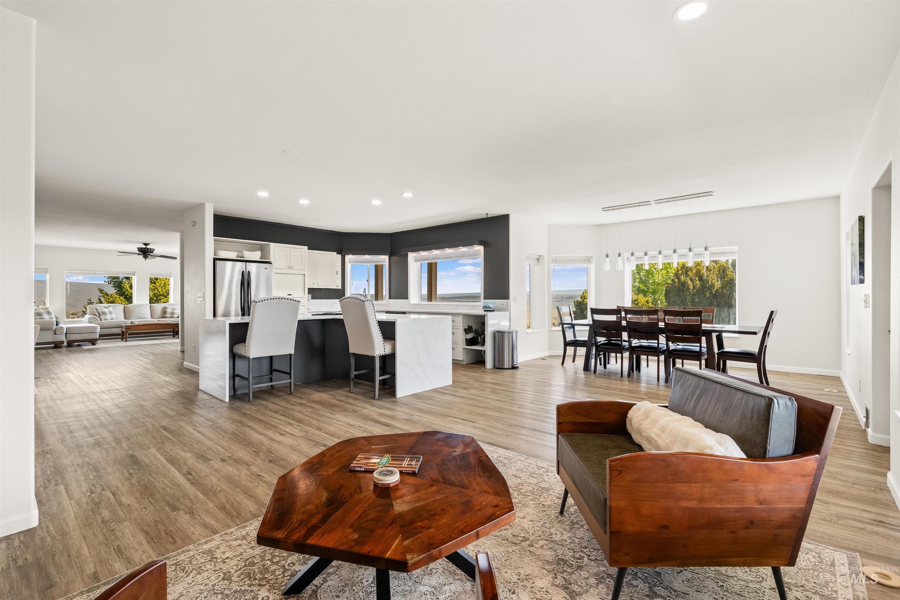 2940 Dove Place, Clarkston, Washington 99403, 3 Bedrooms, 4 Bathrooms, Residential For Sale, Price $899,999, 98983452