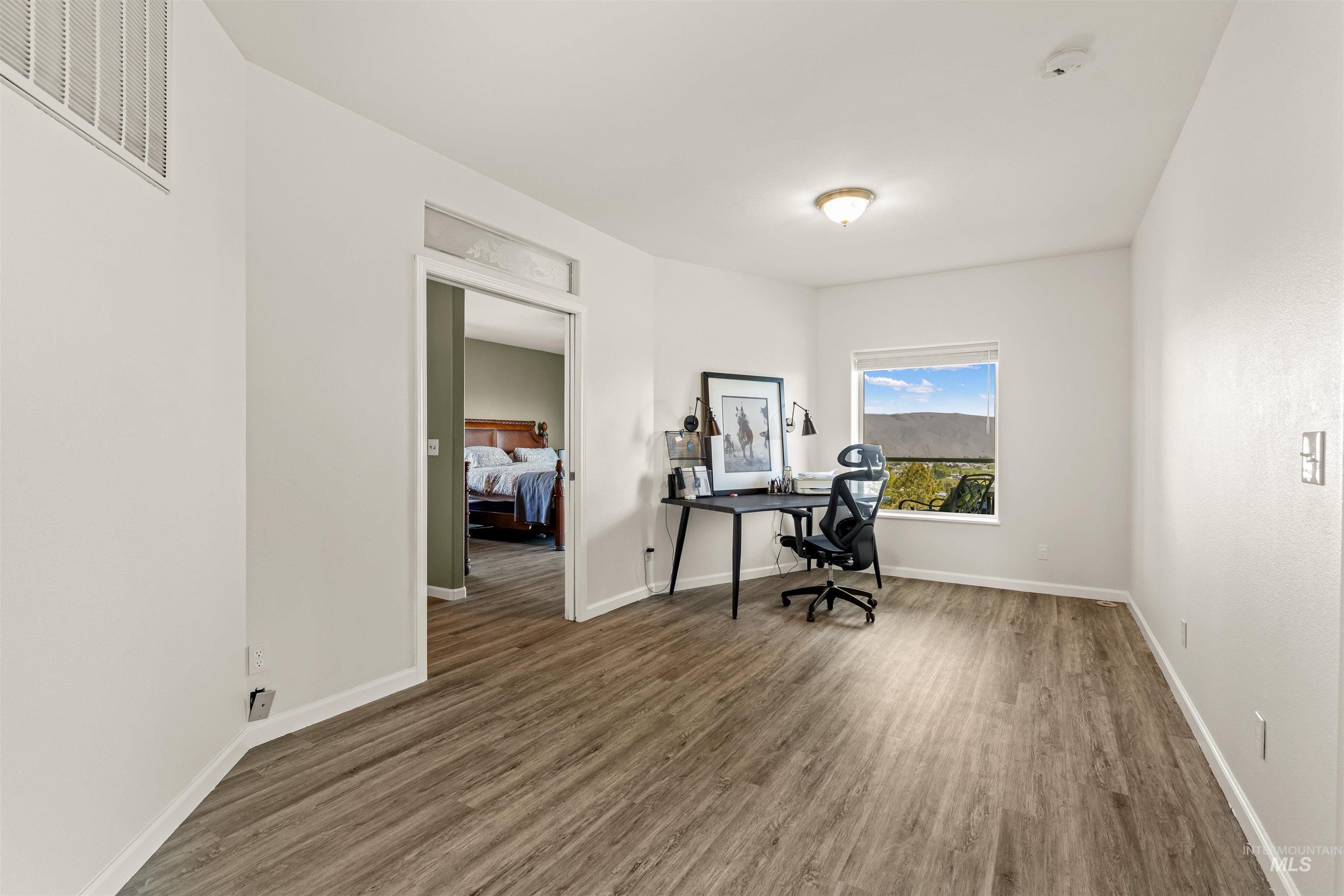 2940 Dove Place, Clarkston, Washington 99403, 3 Bedrooms, 4 Bathrooms, Residential For Sale, Price $899,999, 98983452