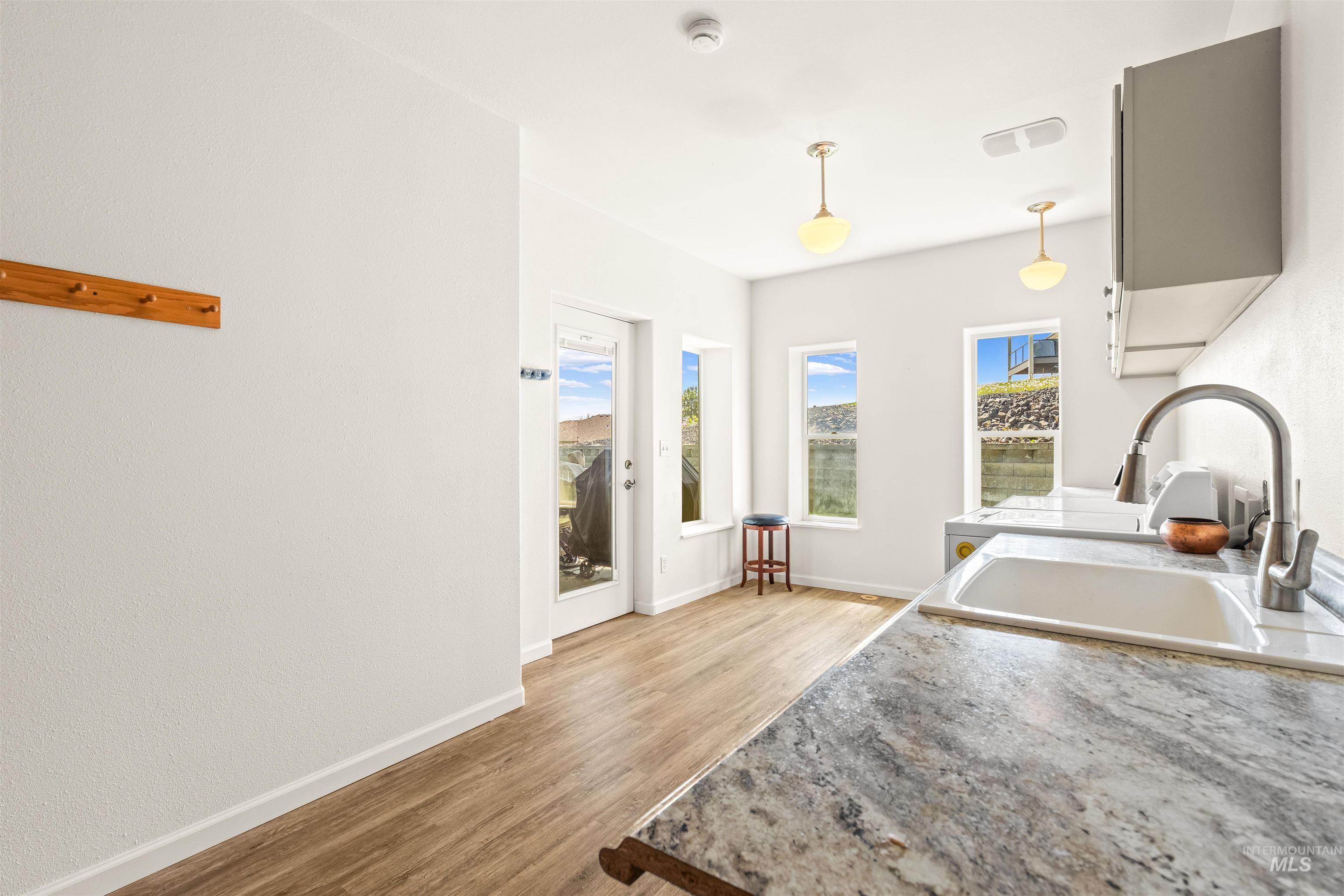 2940 Dove Place, Clarkston, Washington 99403, 3 Bedrooms, 4 Bathrooms, Residential For Sale, Price $899,999, 98983452