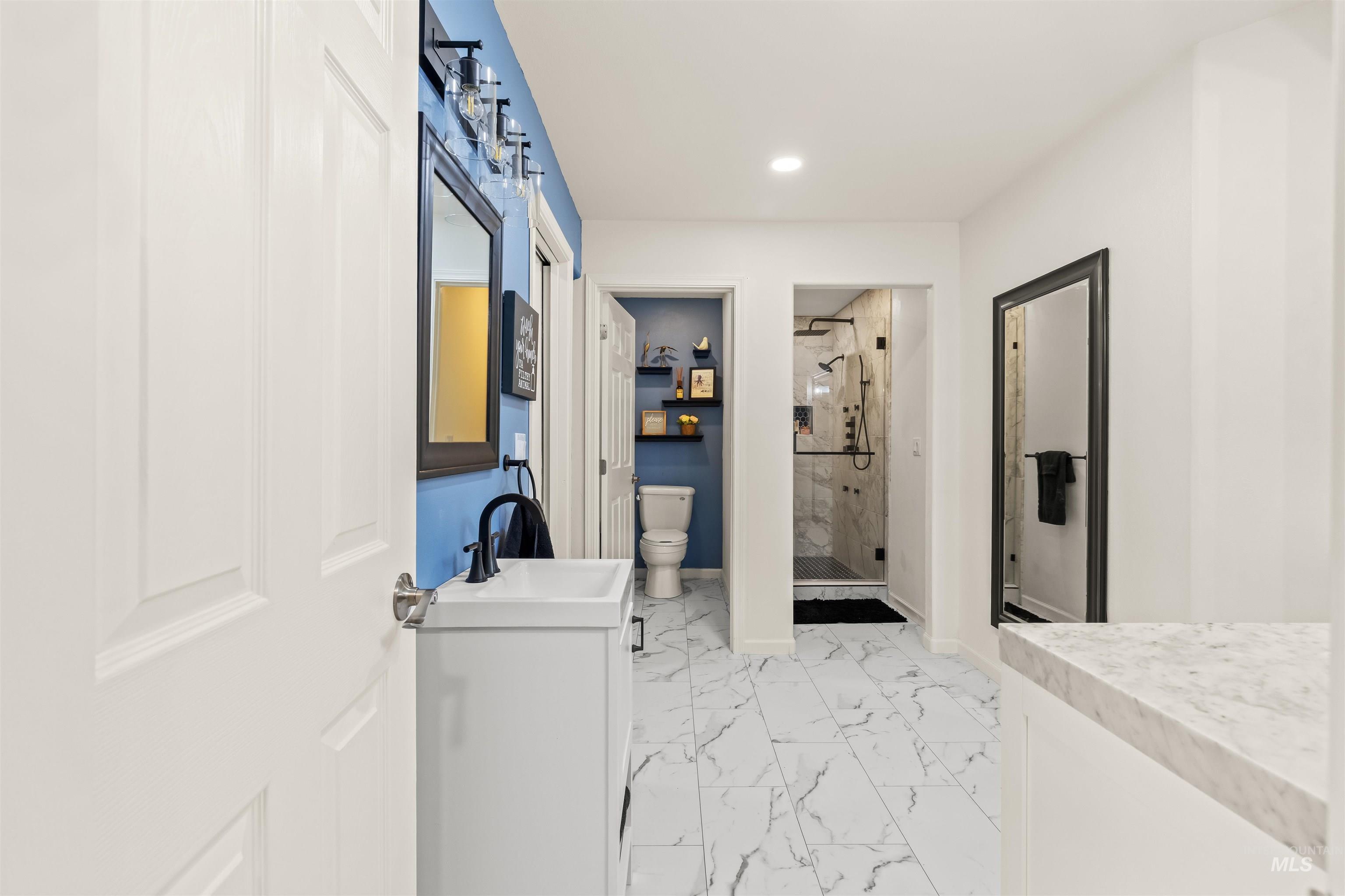 2940 Dove Place, Clarkston, Washington 99403, 3 Bedrooms, 4 Bathrooms, Residential For Sale, Price $899,999, 98983452