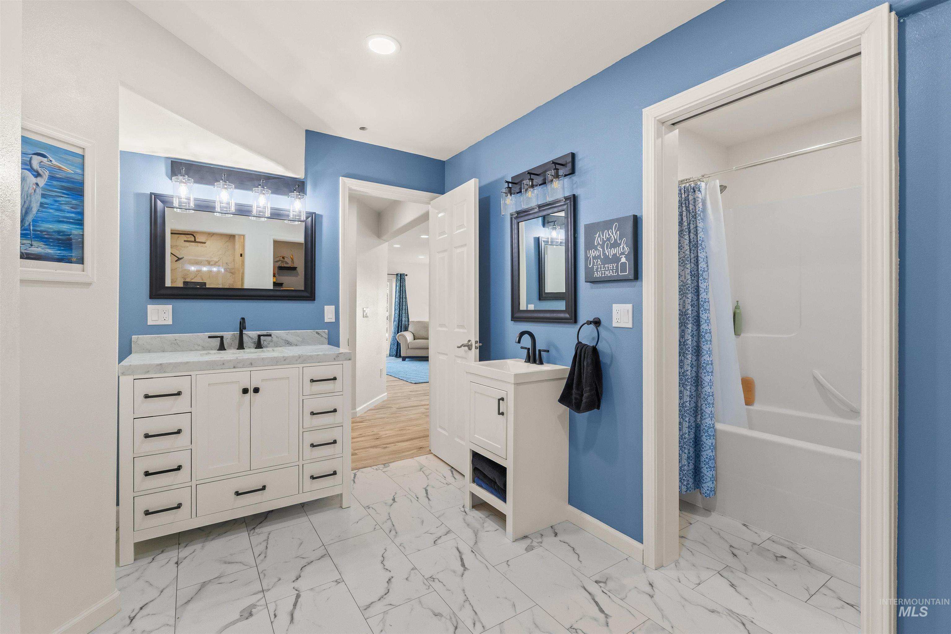 2940 Dove Place, Clarkston, Washington 99403, 3 Bedrooms, 4 Bathrooms, Residential For Sale, Price $899,999, 98983452