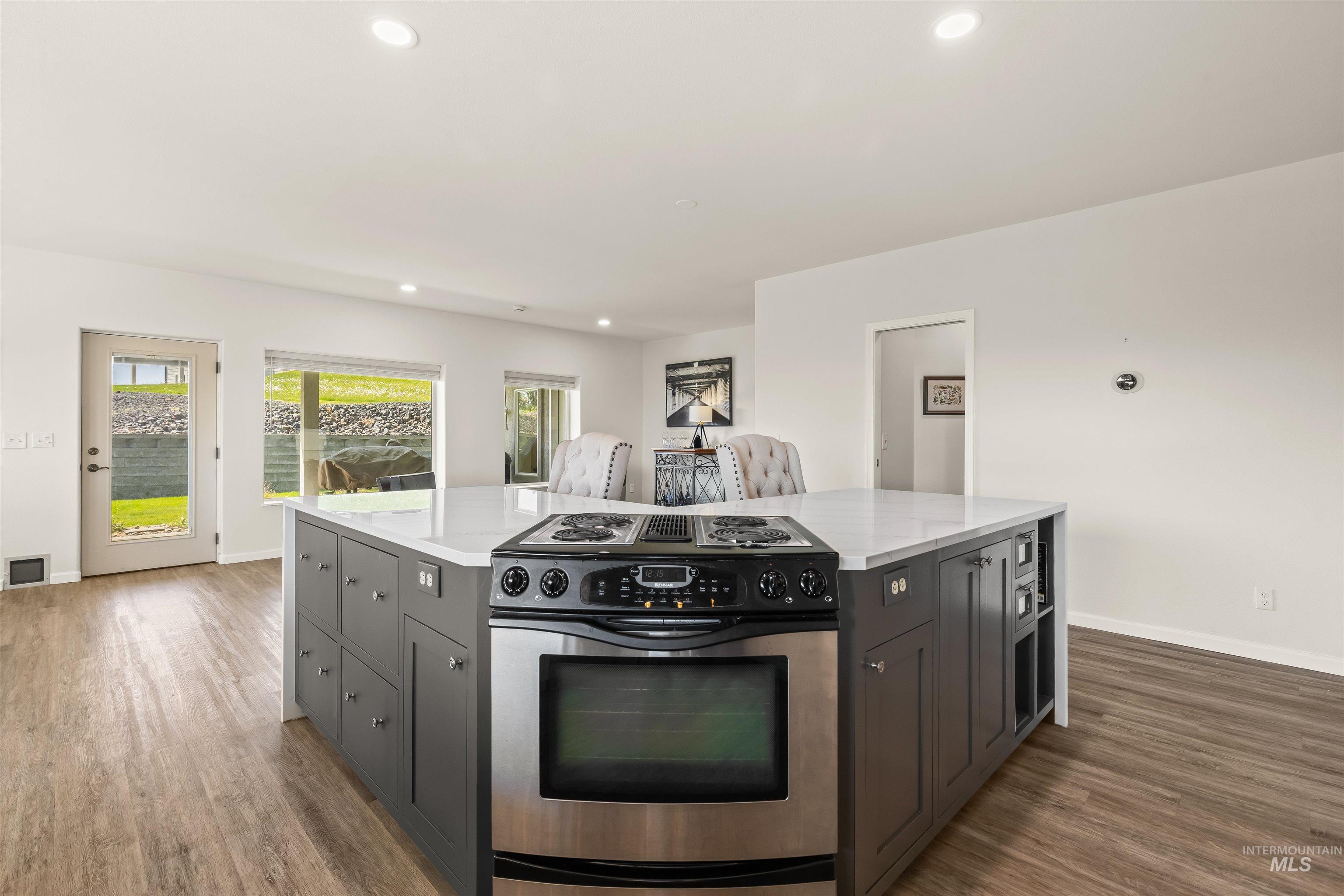 2940 Dove Place, Clarkston, Washington 99403, 3 Bedrooms, 4 Bathrooms, Residential For Sale, Price $899,999, 98983452