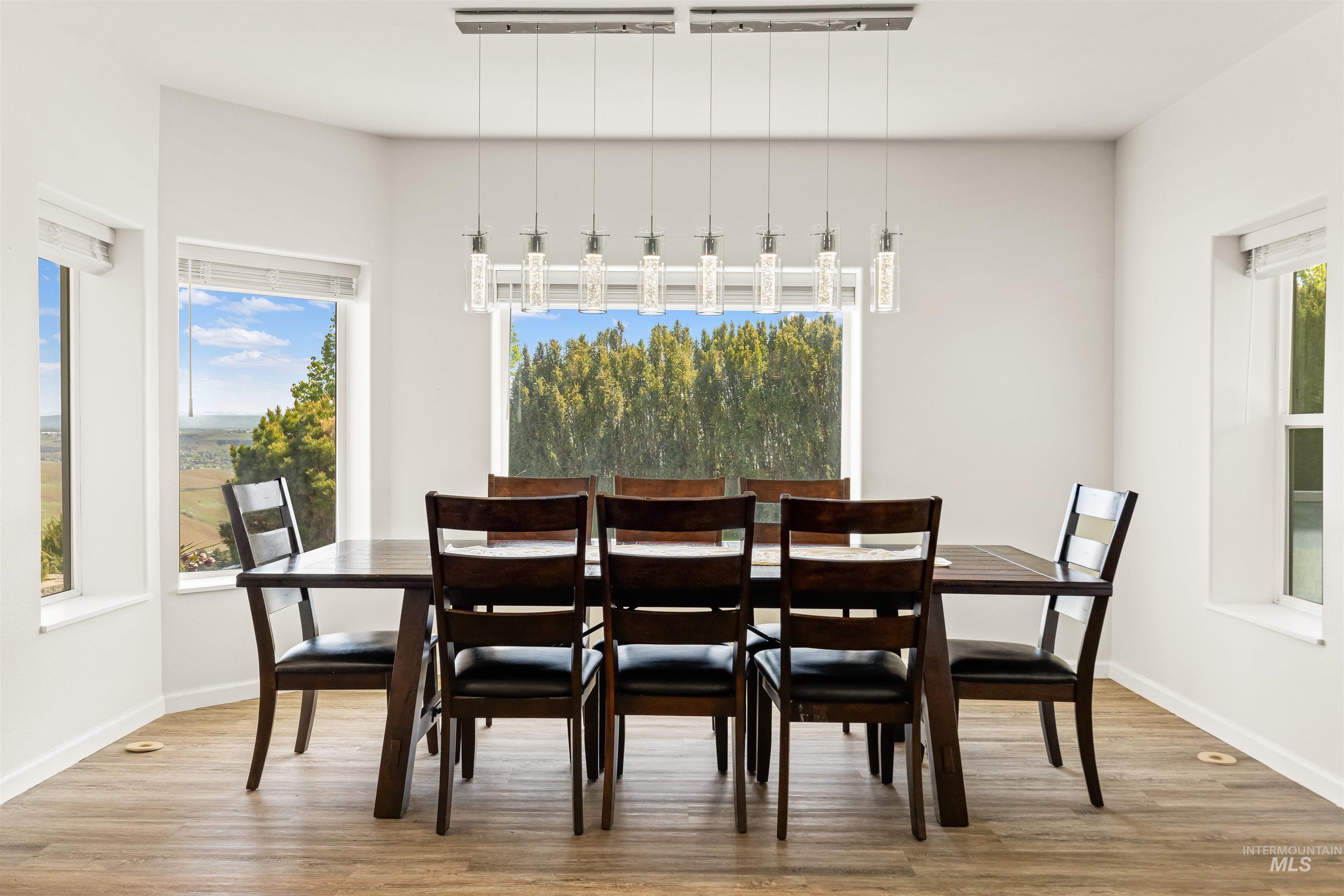 2940 Dove Place, Clarkston, Washington 99403, 3 Bedrooms, 4 Bathrooms, Residential For Sale, Price $899,999, 98983452