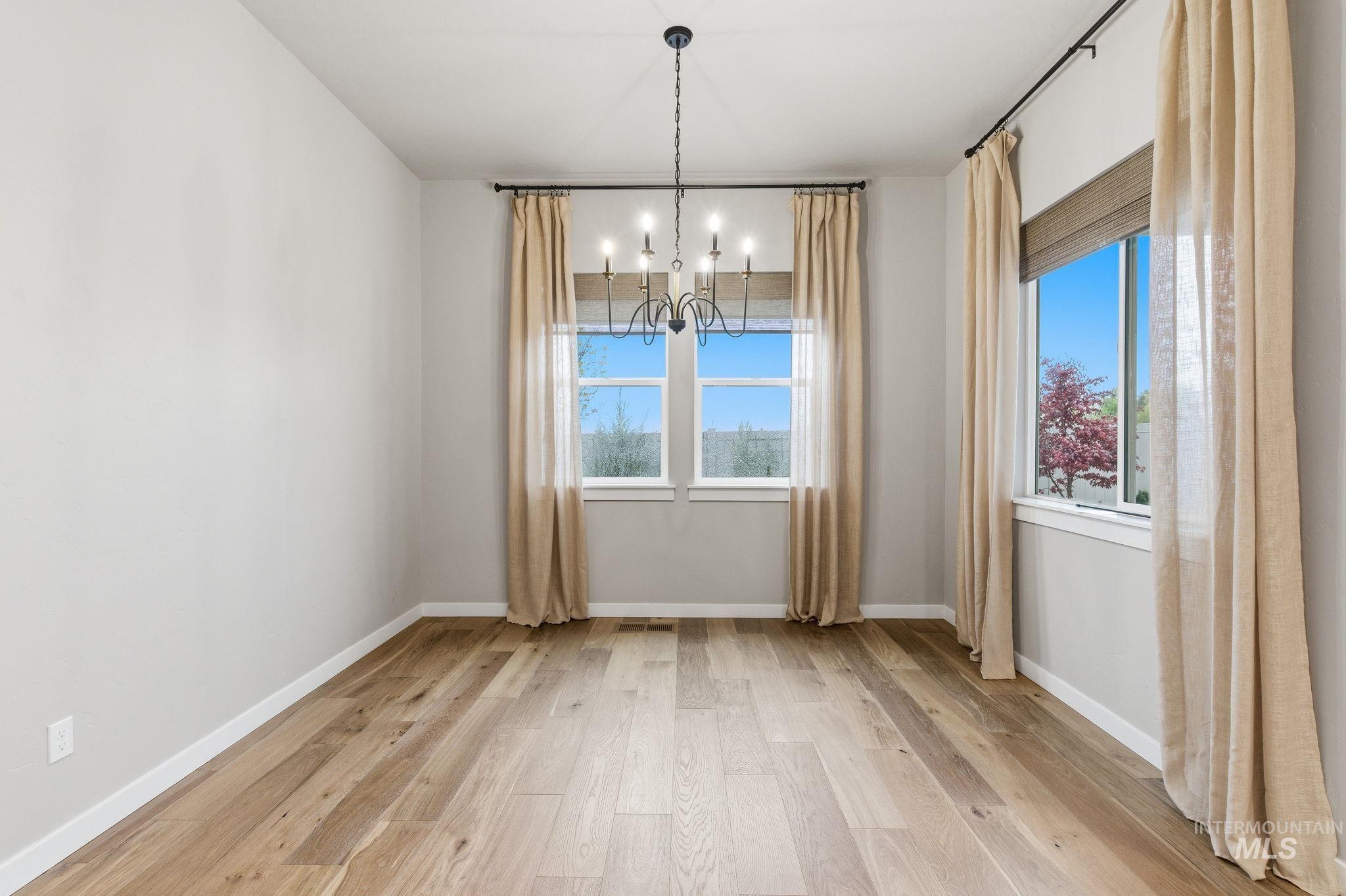 8739 W Pickett Creek St, Star, Idaho 83669, 2 Bedrooms, 2.5 Bathrooms, Residential For Sale, Price $675,000,MLS 98983455