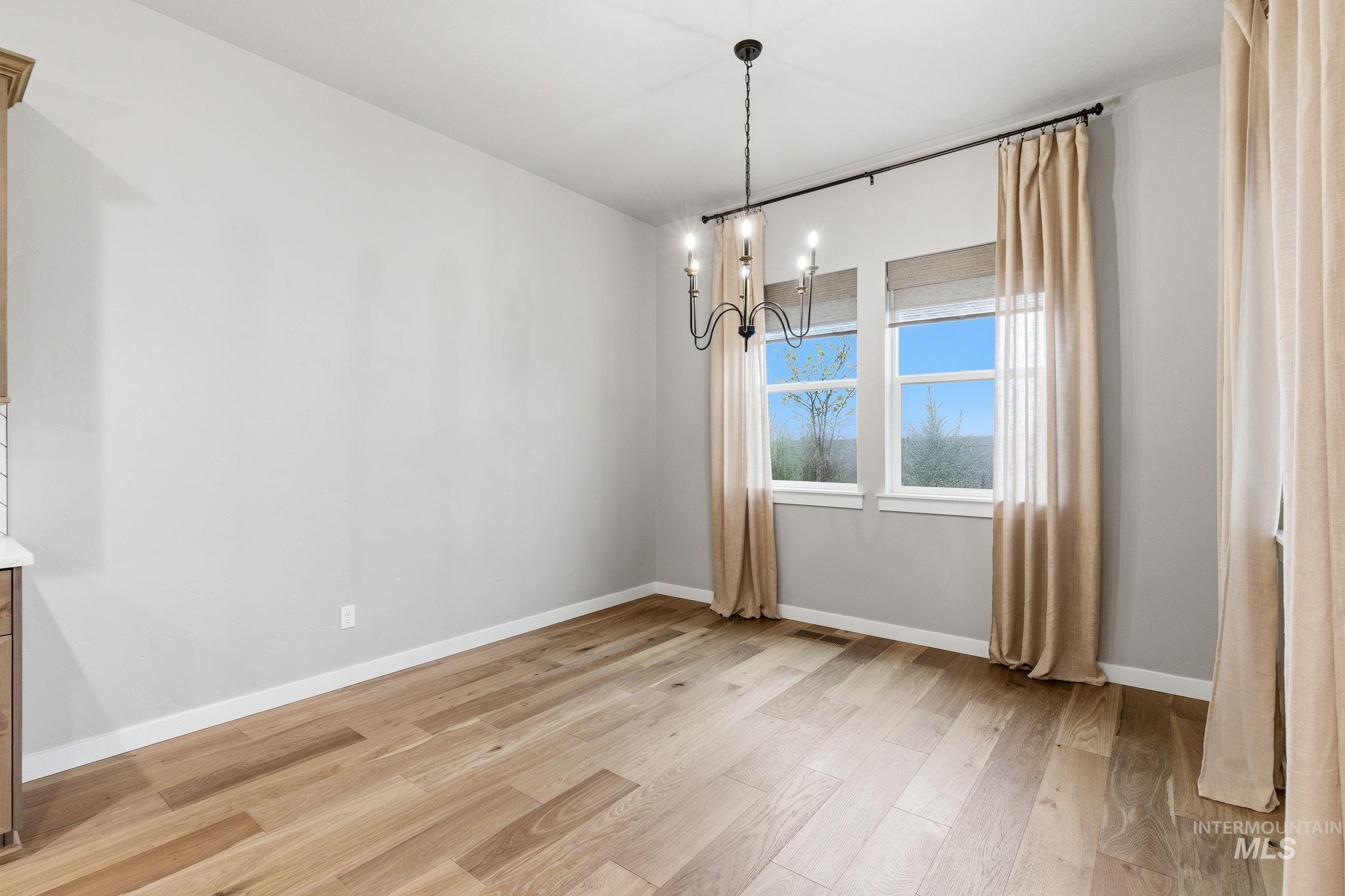 8739 W Pickett Creek St, Star, Idaho 83669, 2 Bedrooms, 2.5 Bathrooms, Residential For Sale, Price $675,000,MLS 98983455