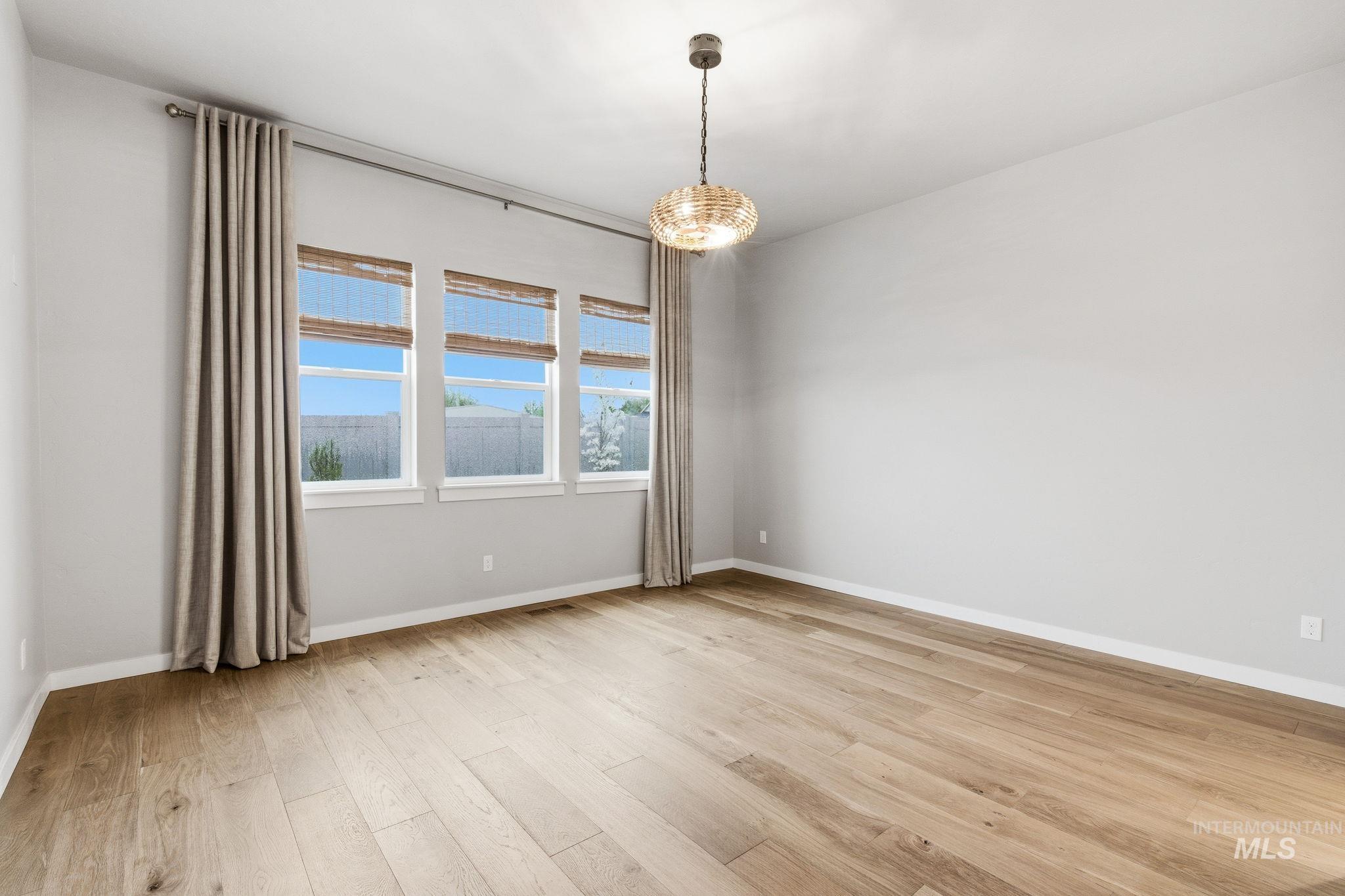 8739 W Pickett Creek St, Star, Idaho 83669, 2 Bedrooms, 2.5 Bathrooms, Residential For Sale, Price $675,000,MLS 98983455