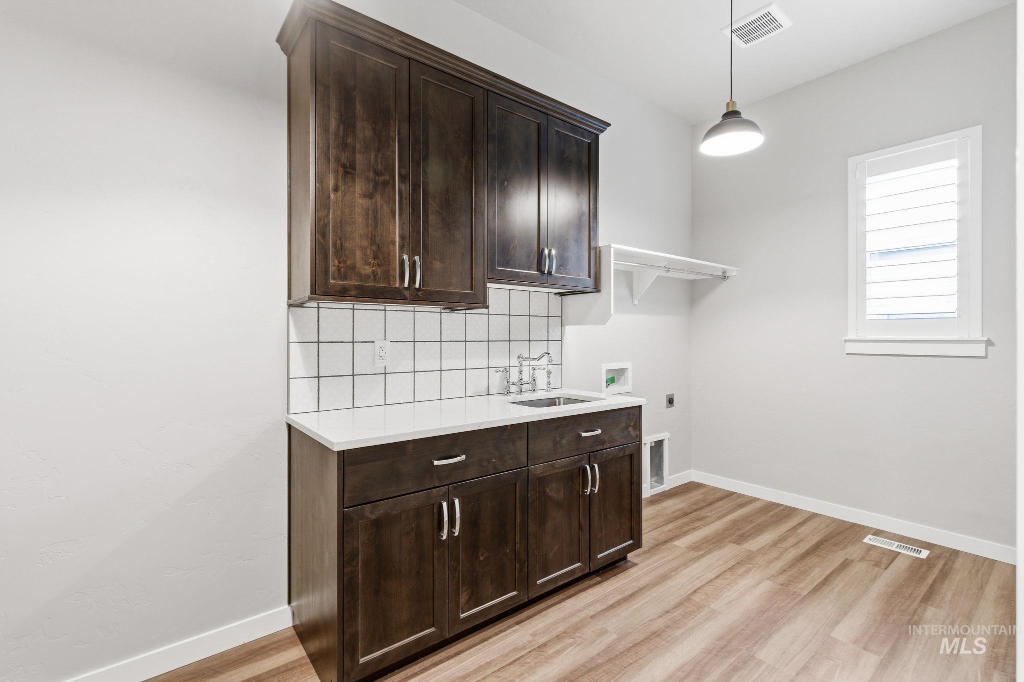 8739 W Pickett Creek St, Star, Idaho 83669, 2 Bedrooms, 2.5 Bathrooms, Residential For Sale, Price $675,000,MLS 98983455