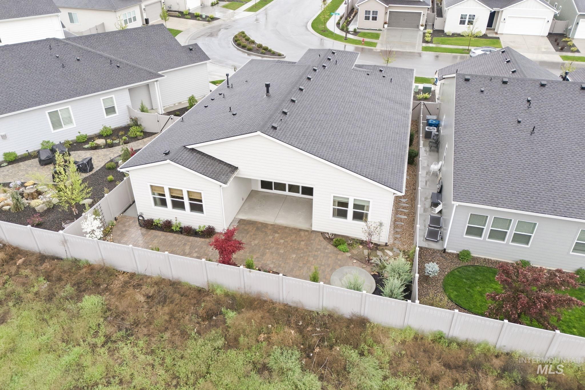 8739 W Pickett Creek St, Star, Idaho 83669, 2 Bedrooms, 2.5 Bathrooms, Residential For Sale, Price $675,000,MLS 98983455