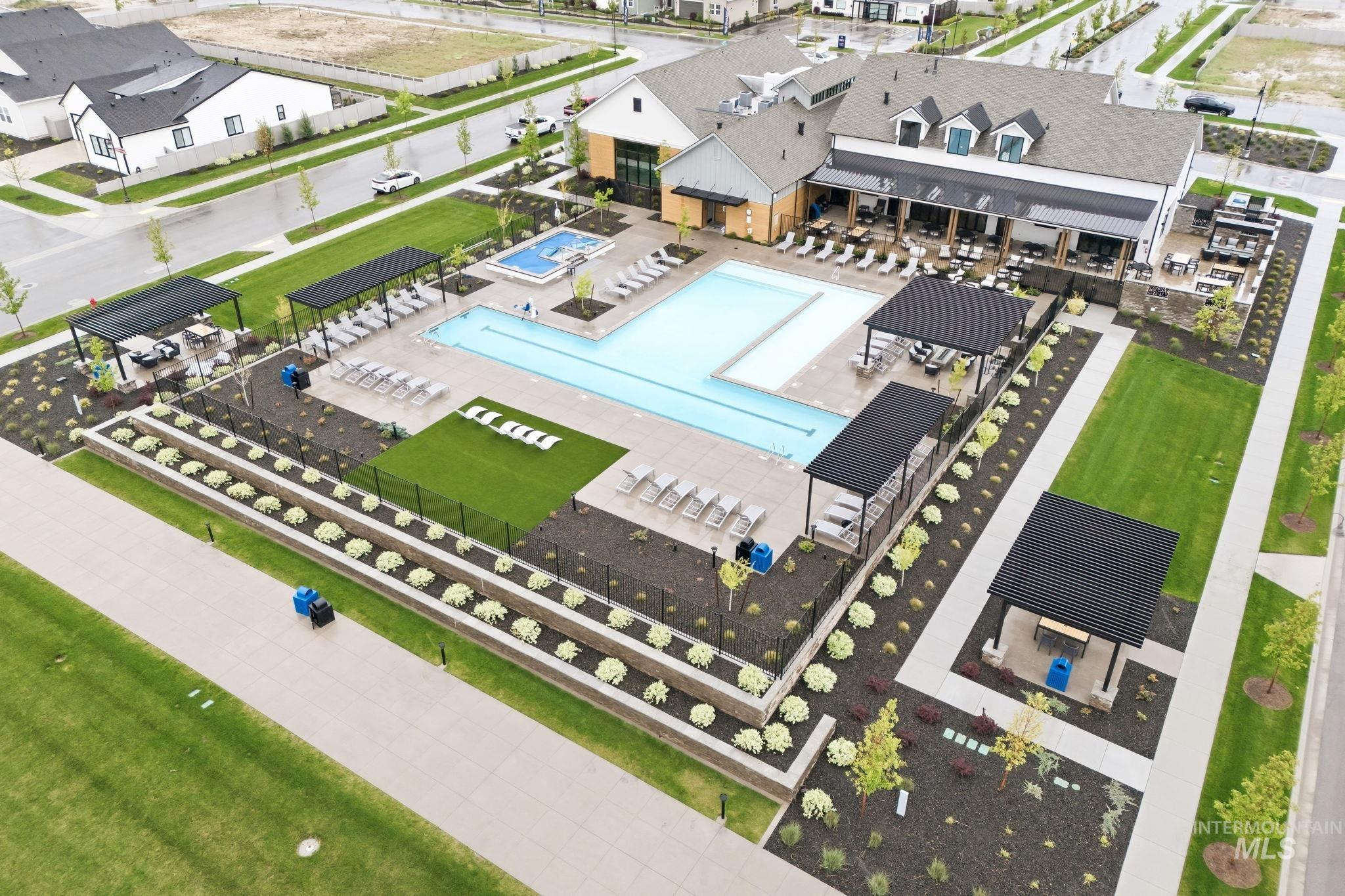 8739 W Pickett Creek St, Star, Idaho 83669, 2 Bedrooms, 2.5 Bathrooms, Residential For Sale, Price $675,000,MLS 98983455