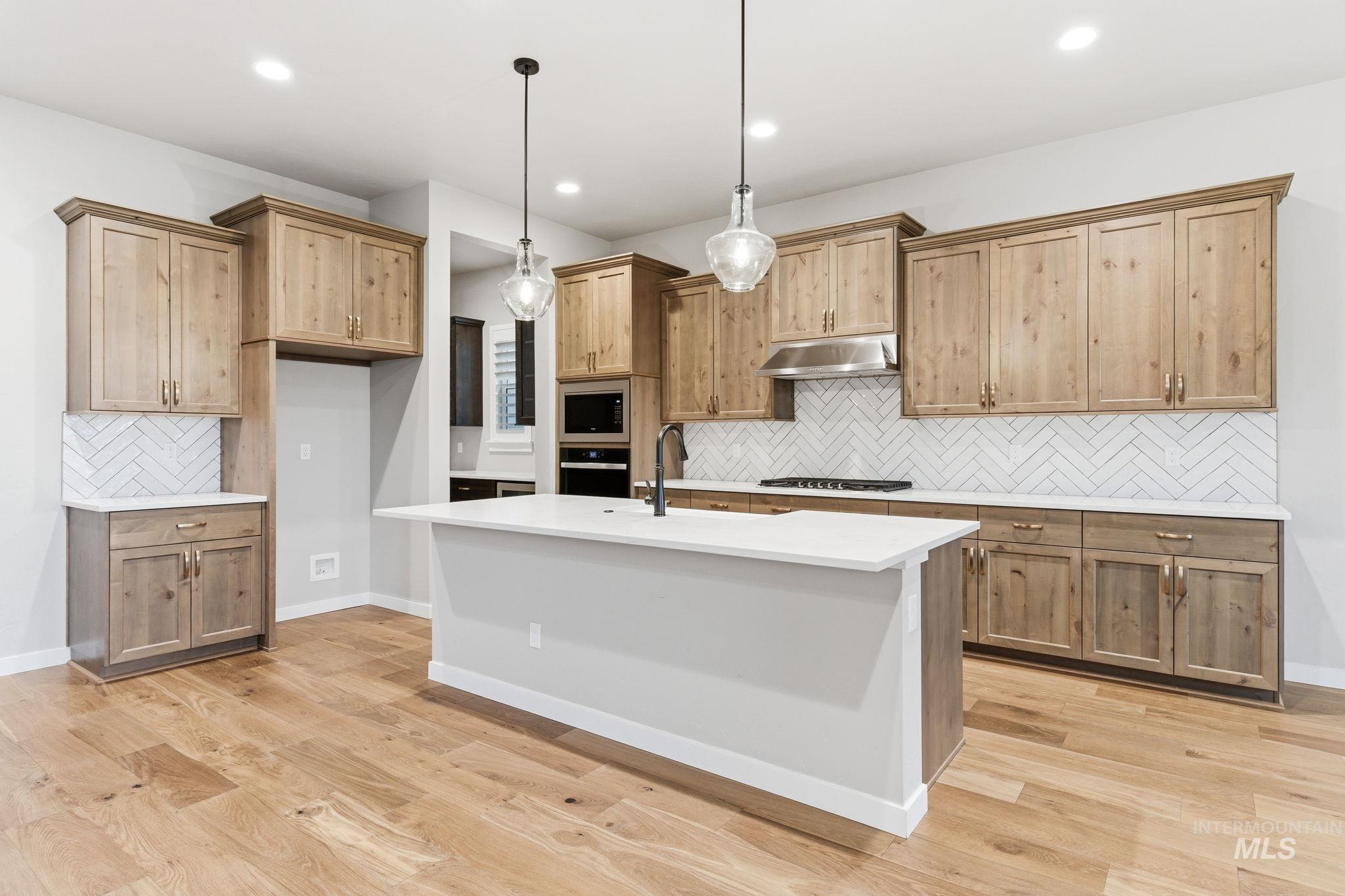 8739 W Pickett Creek St, Star, Idaho 83669, 2 Bedrooms, 2.5 Bathrooms, Residential For Sale, Price $675,000,MLS 98983455