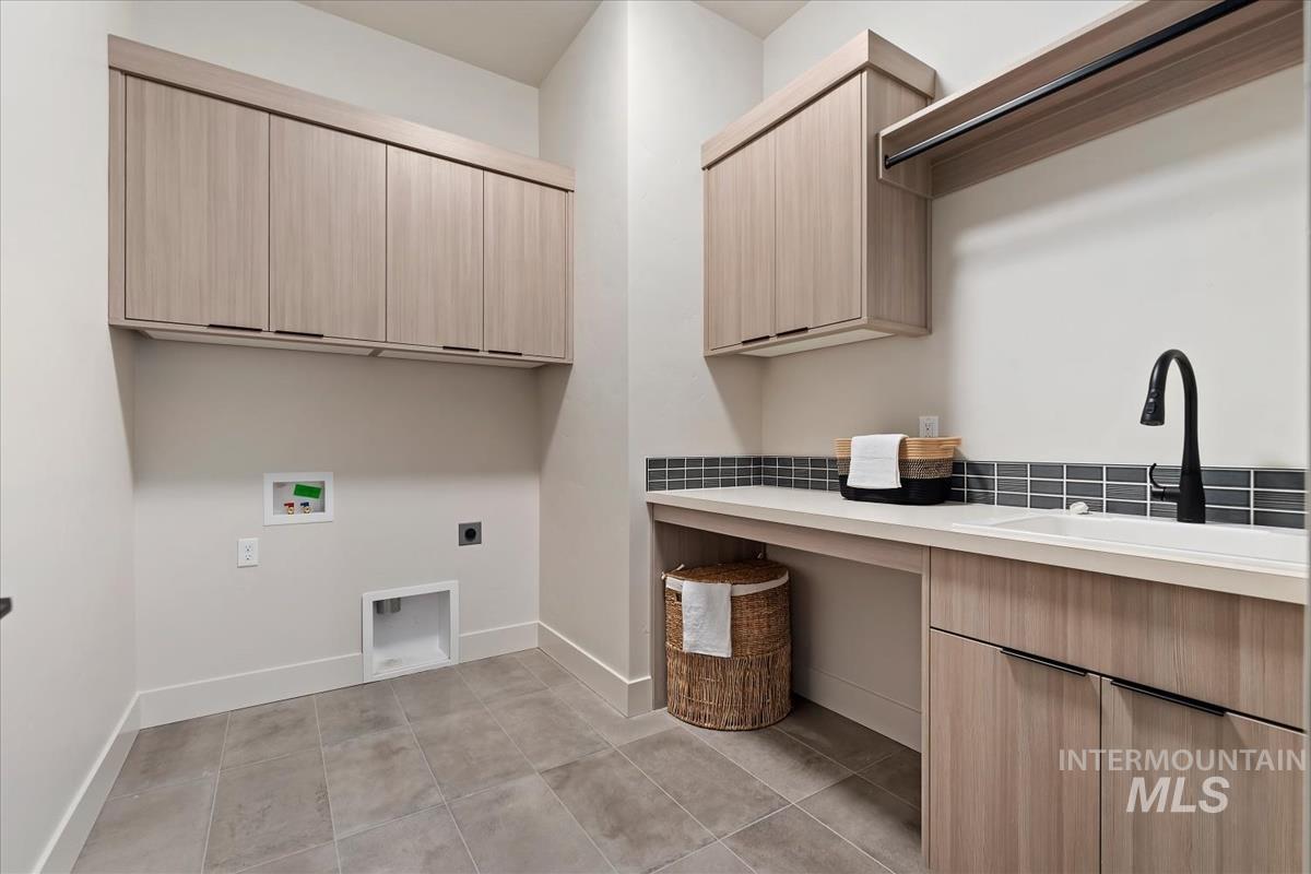 7689 W Lookout View St, Meridian, Idaho 83646, 3 Bedrooms, 2.5 Bathrooms, Residential For Sale, Price $899,900,MLS 98983456