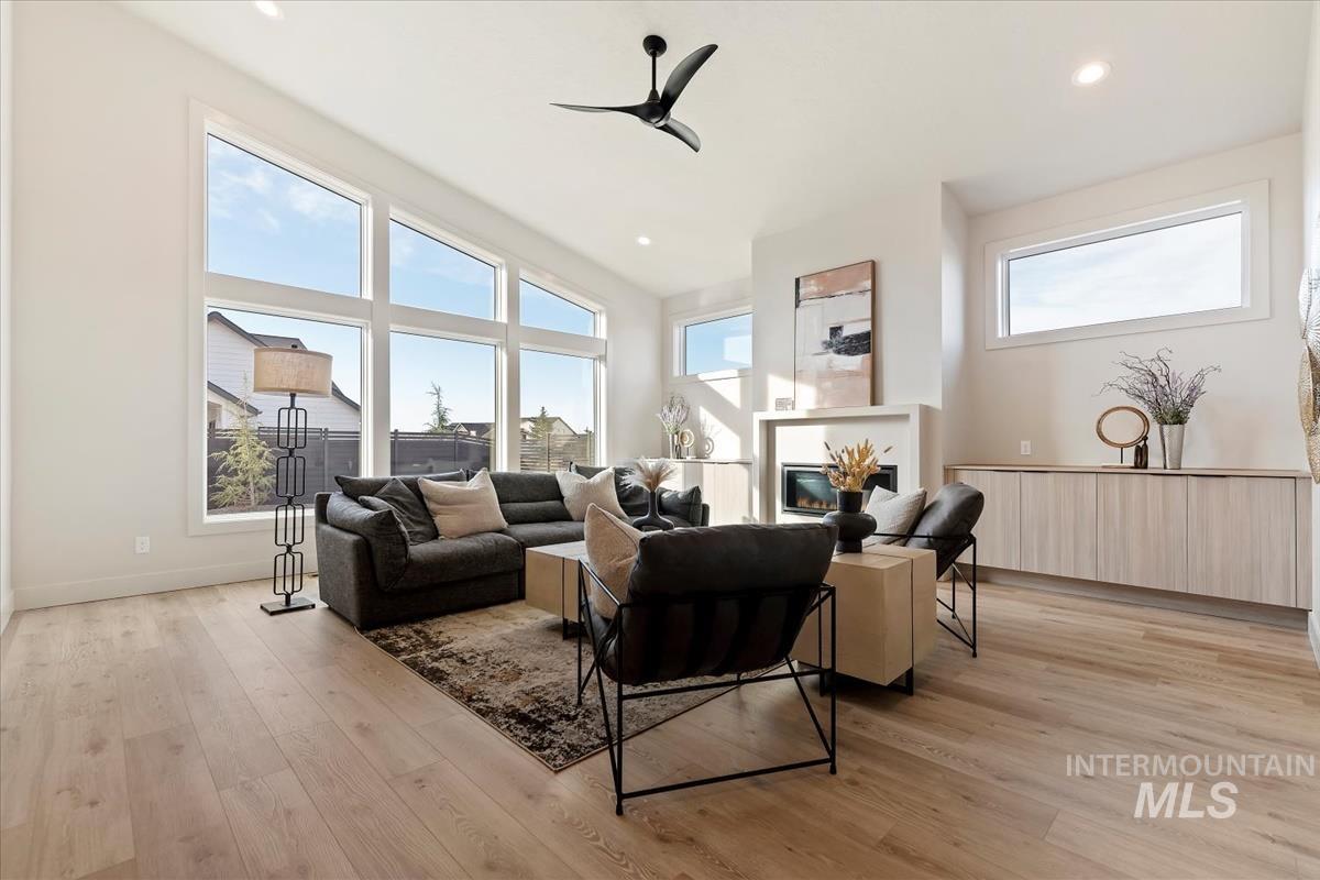 7689 W Lookout View St, Meridian, Idaho 83646, 3 Bedrooms, 2.5 Bathrooms, Residential For Sale, Price $924,900,MLS 98983456