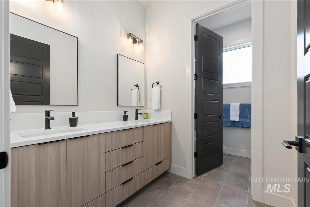 7689 W Lookout View St, Meridian, Idaho 83646, 3 Bedrooms, 2.5 Bathrooms, Residential For Sale, Price $899,900,MLS 98983456