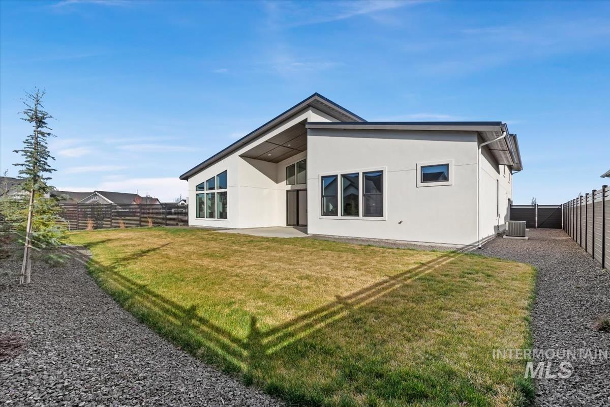 7689 W Lookout View St, Meridian, Idaho 83646, 3 Bedrooms, 2.5 Bathrooms, Residential For Sale, Price $924,900,MLS 98983456