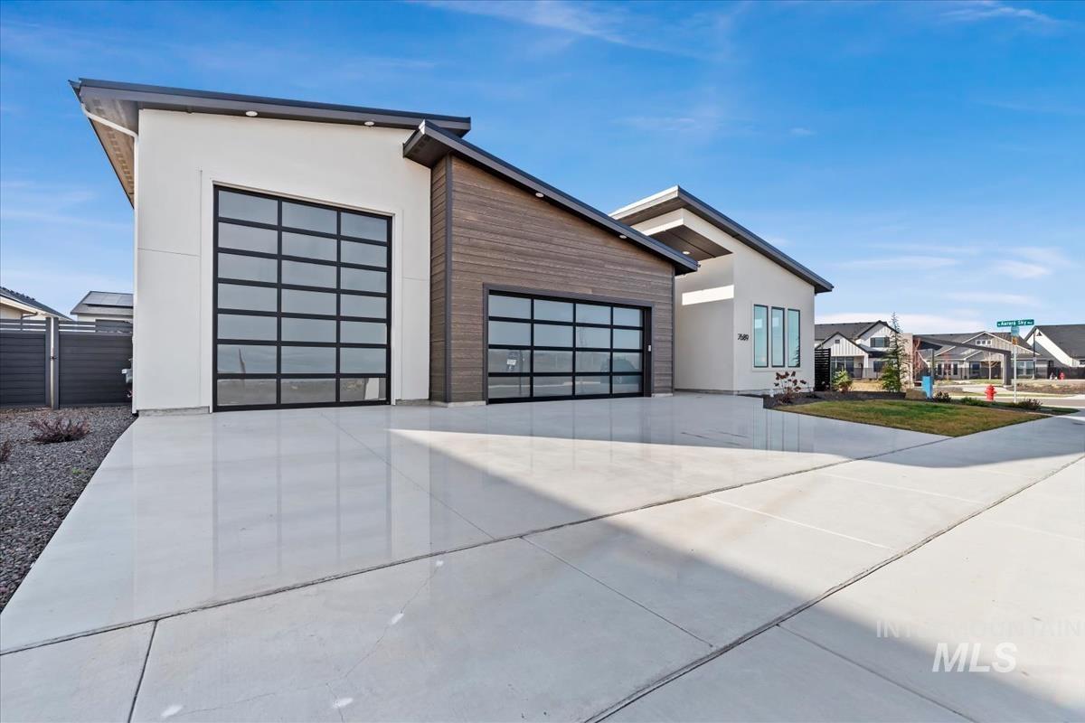 7689 W Lookout View St, Meridian, Idaho 83646, 3 Bedrooms, 2.5 Bathrooms, Residential For Sale, Price $924,900,MLS 98983456