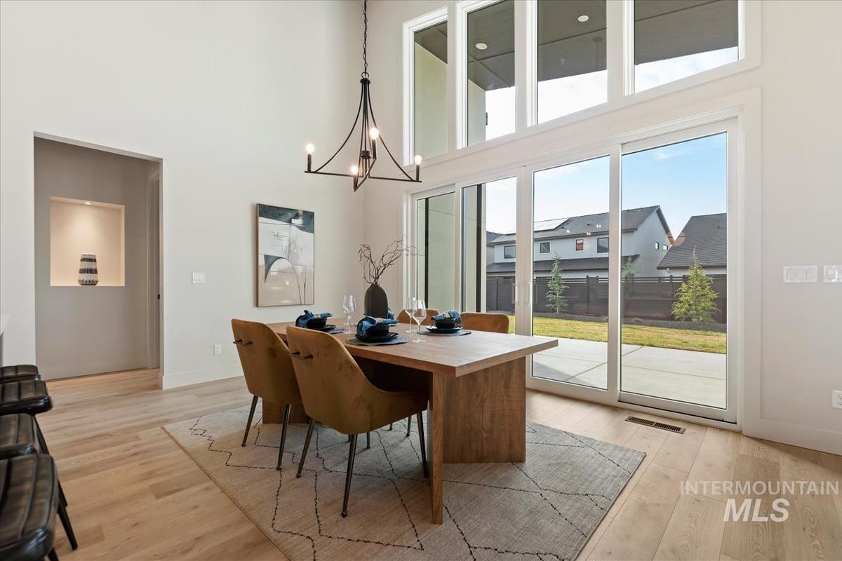 7689 W Lookout View St, Meridian, Idaho 83646, 3 Bedrooms, 2.5 Bathrooms, Residential For Sale, Price $924,900,MLS 98983456