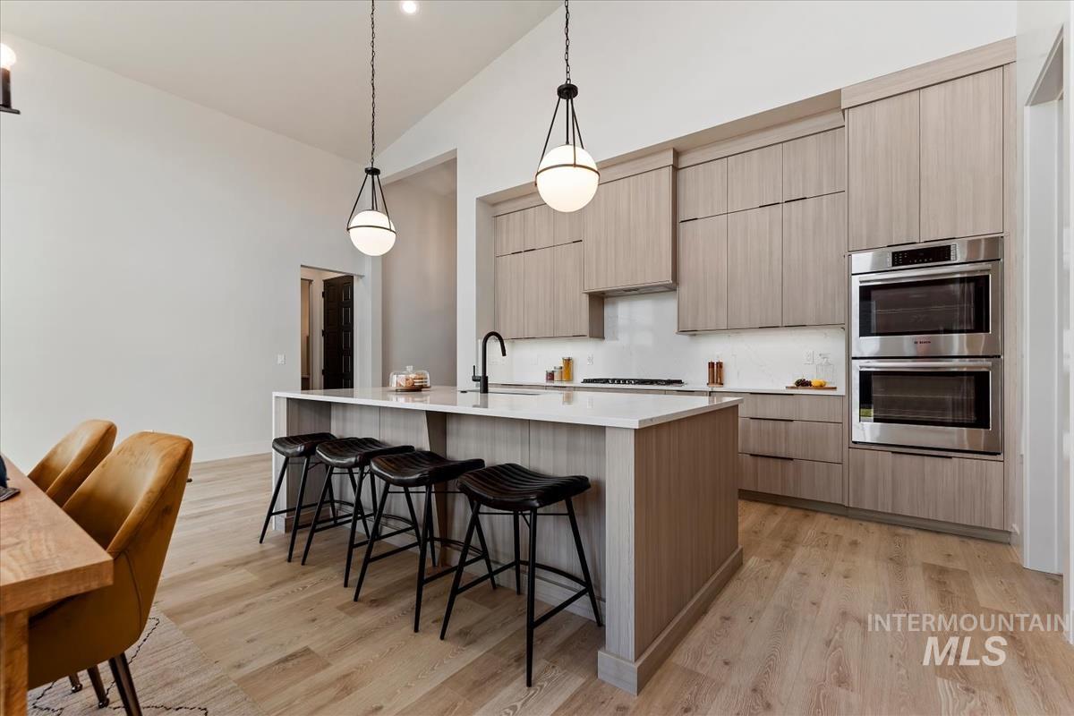 7689 W Lookout View St, Meridian, Idaho 83646, 3 Bedrooms, 2.5 Bathrooms, Residential For Sale, Price $924,900,MLS 98983456