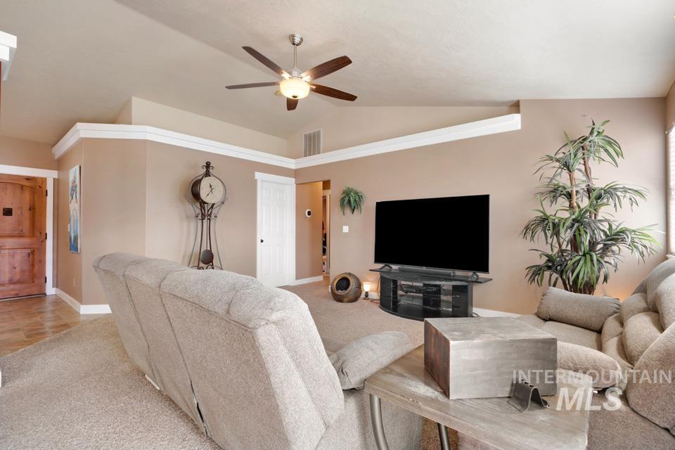 626 Colton St, New Plymouth, Idaho 83655, 3 Bedrooms, 2 Bathrooms, Residential For Sale, Price $370,000,MLS 98983459