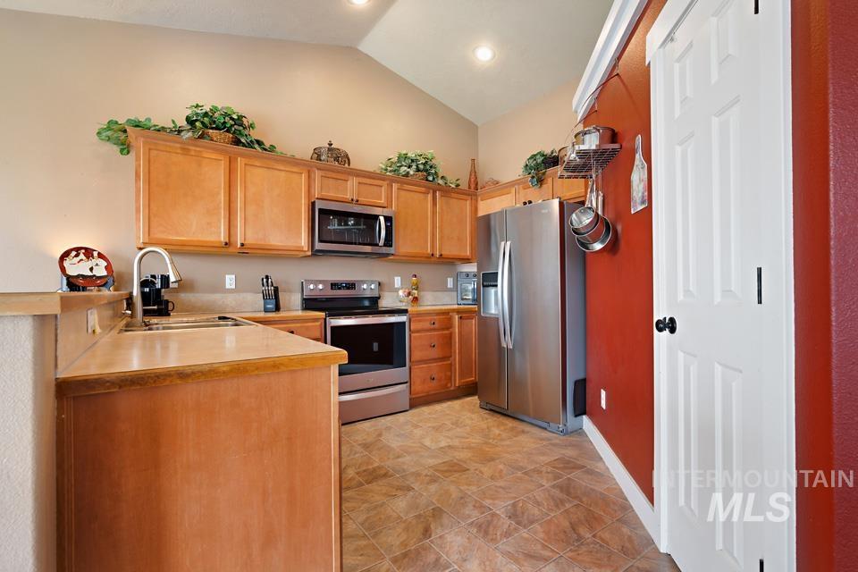 626 Colton St, New Plymouth, Idaho 83655, 3 Bedrooms, 2 Bathrooms, Residential For Sale, Price $370,000,MLS 98983459