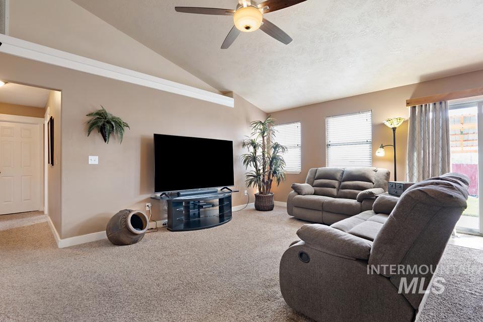 626 Colton St, New Plymouth, Idaho 83655, 3 Bedrooms, 2 Bathrooms, Residential For Sale, Price $370,000,MLS 98983459