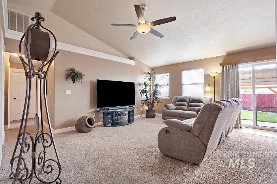 626 Colton St, New Plymouth, Idaho 83655, 3 Bedrooms, 2 Bathrooms, Residential For Sale, Price $370,000,MLS 98983459