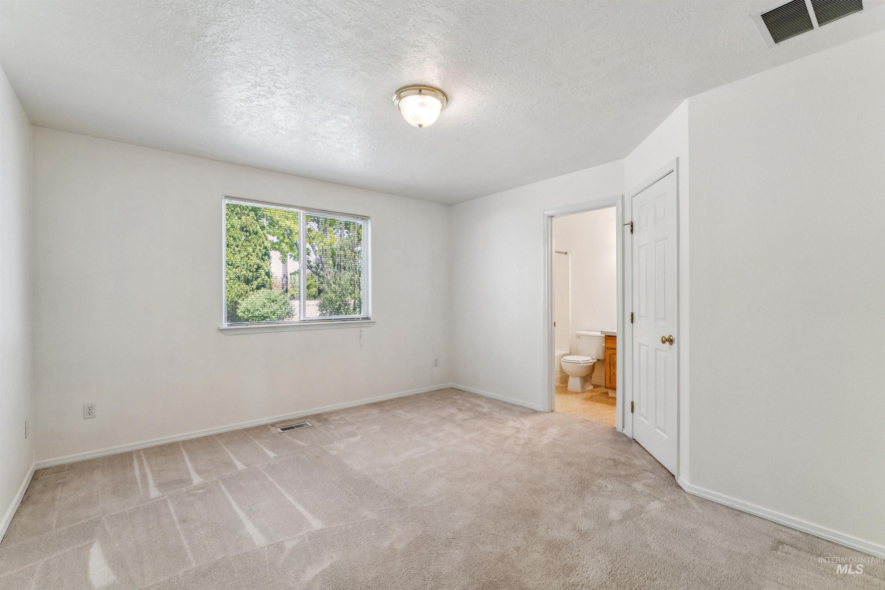 1196 W Karat Way, Kuna, Idaho 83634, 3 Bedrooms, 2 Bathrooms, Residential For Sale, Price $370,000,MLS 98983460