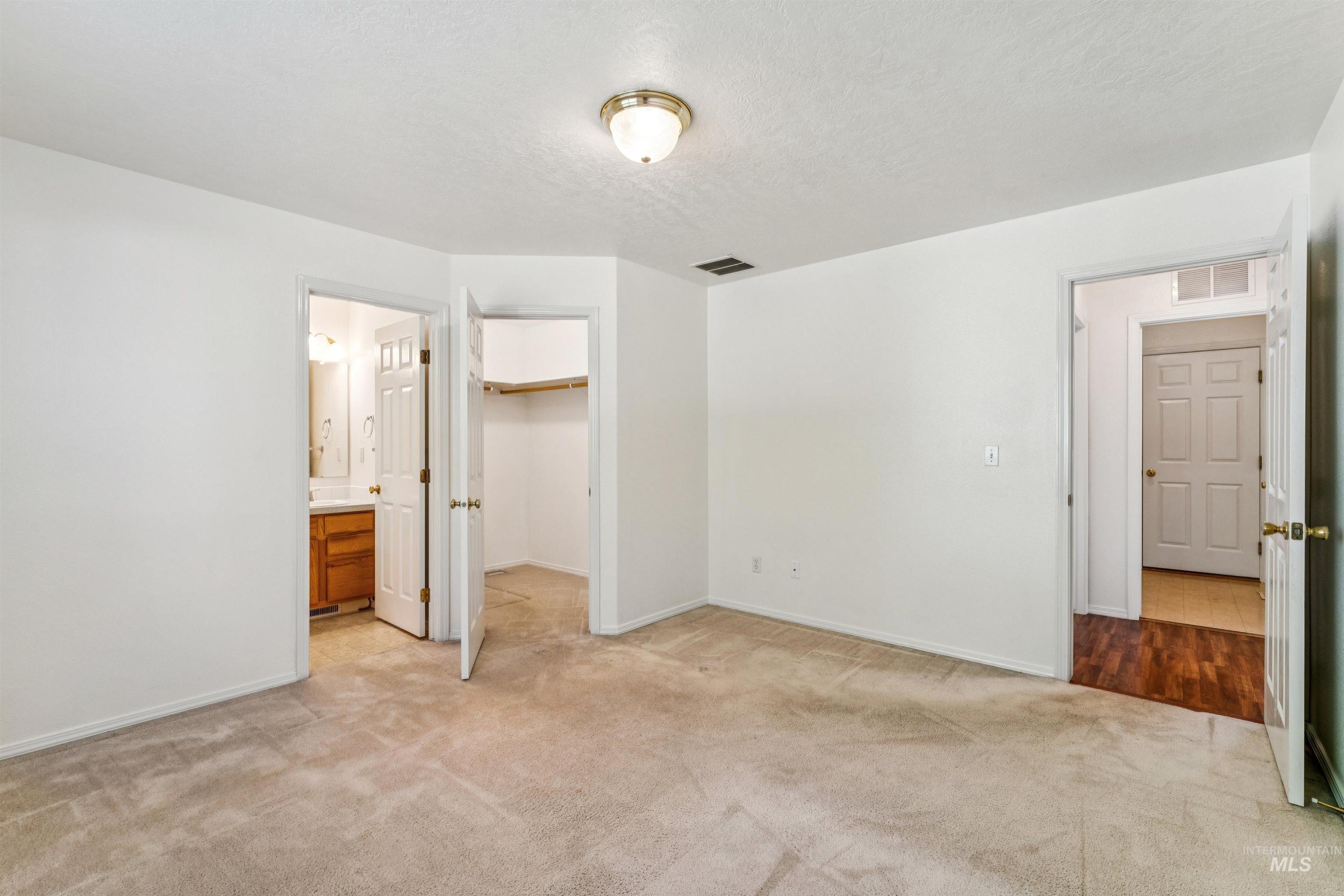 1196 W Karat Way, Kuna, Idaho 83634, 3 Bedrooms, 2 Bathrooms, Residential For Sale, Price $370,000,MLS 98983460