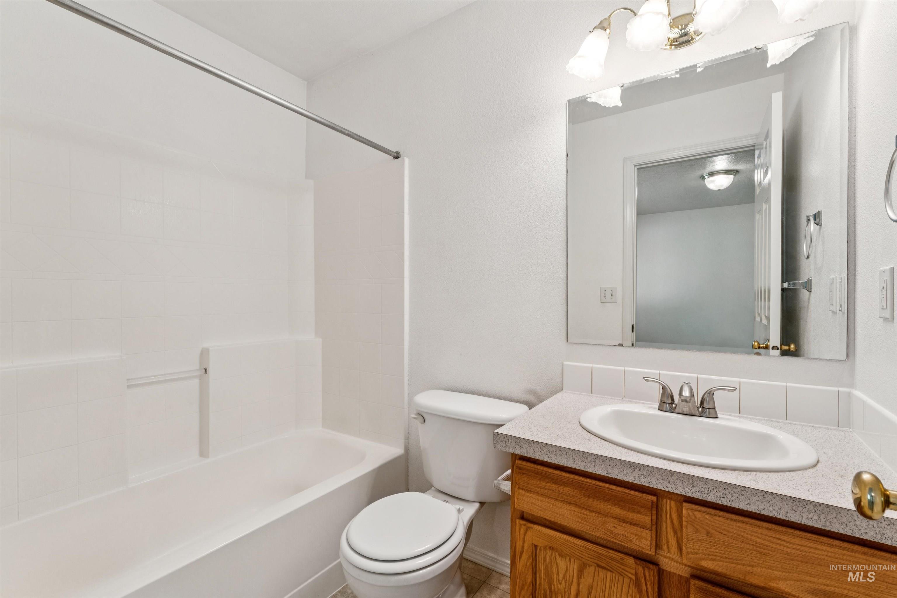 1196 W Karat Way, Kuna, Idaho 83634, 3 Bedrooms, 2 Bathrooms, Residential For Sale, Price $370,000,MLS 98983460