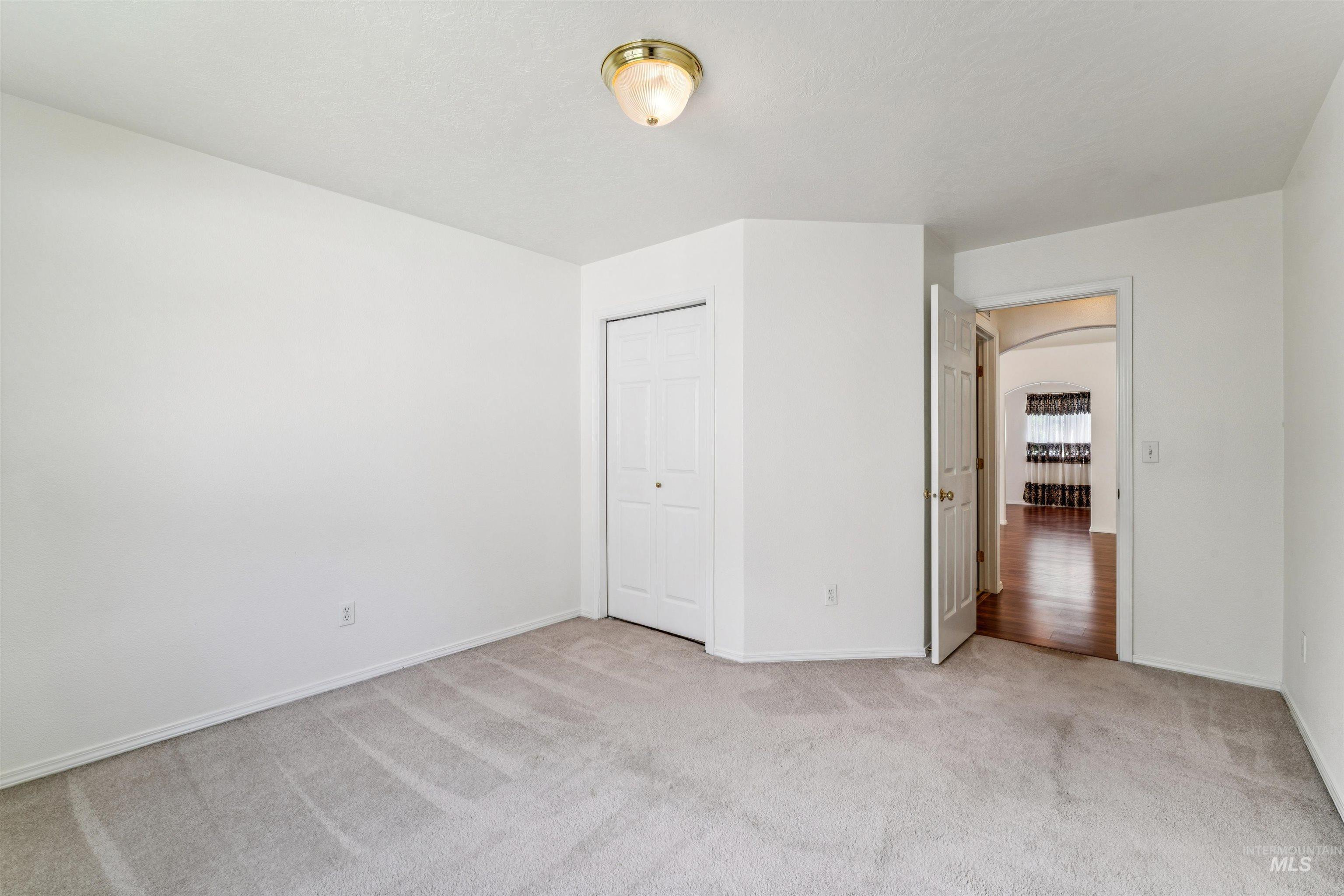 1196 W Karat Way, Kuna, Idaho 83634, 3 Bedrooms, 2 Bathrooms, Residential For Sale, Price $370,000,MLS 98983460